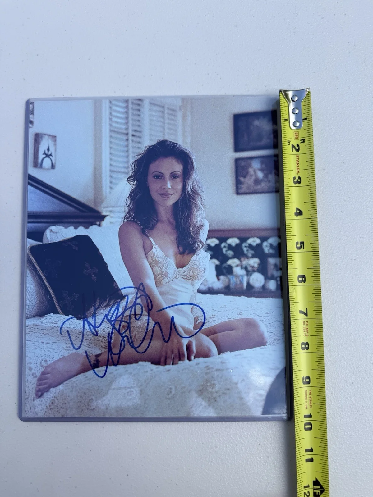 Alyssa Milano — Alyssa Milano Signed 8x10 Photo With COA, image 4