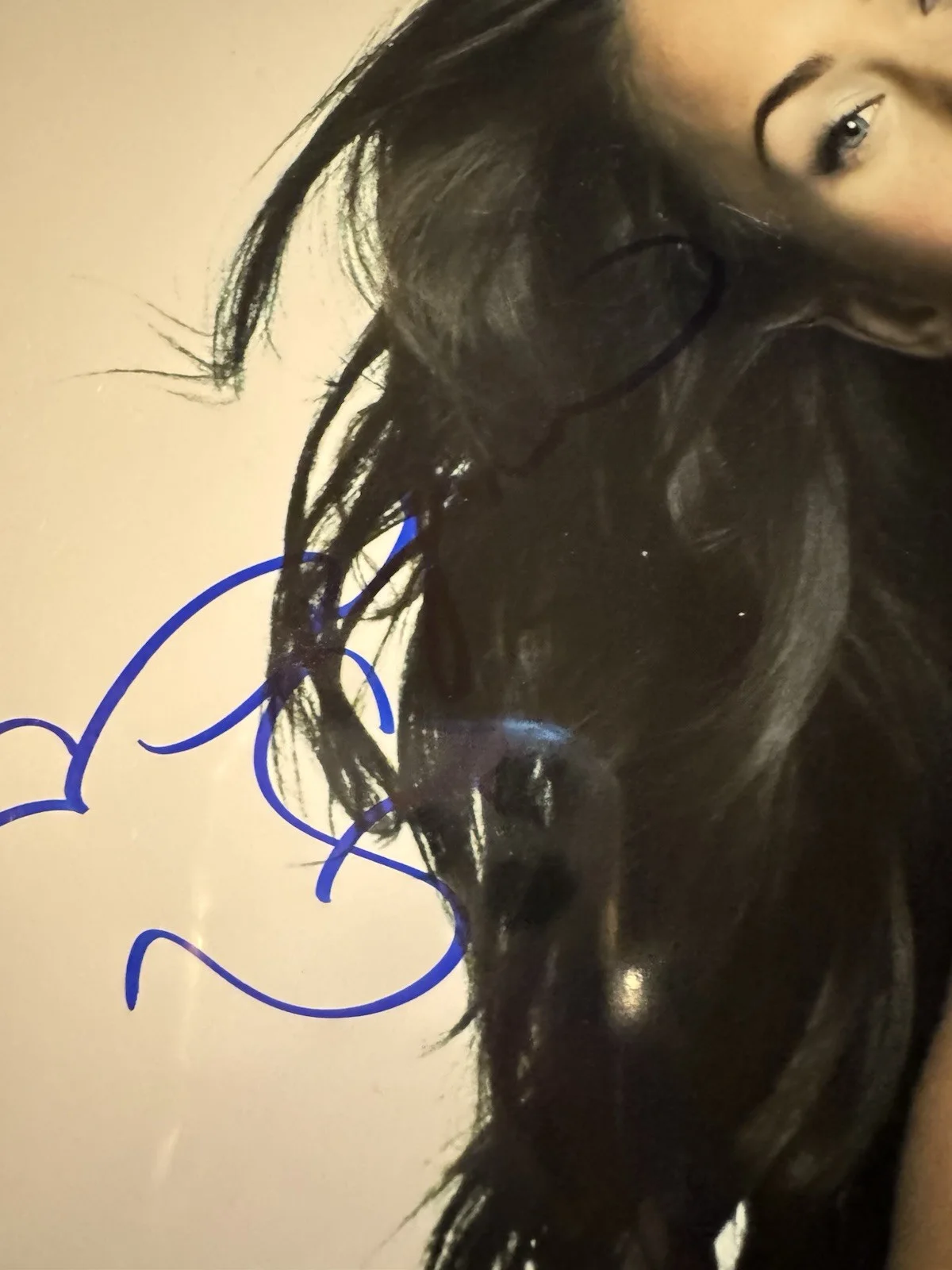 Autographed Megan Fox Cute 8 x 10 Photo Signed with COA, изображение 2