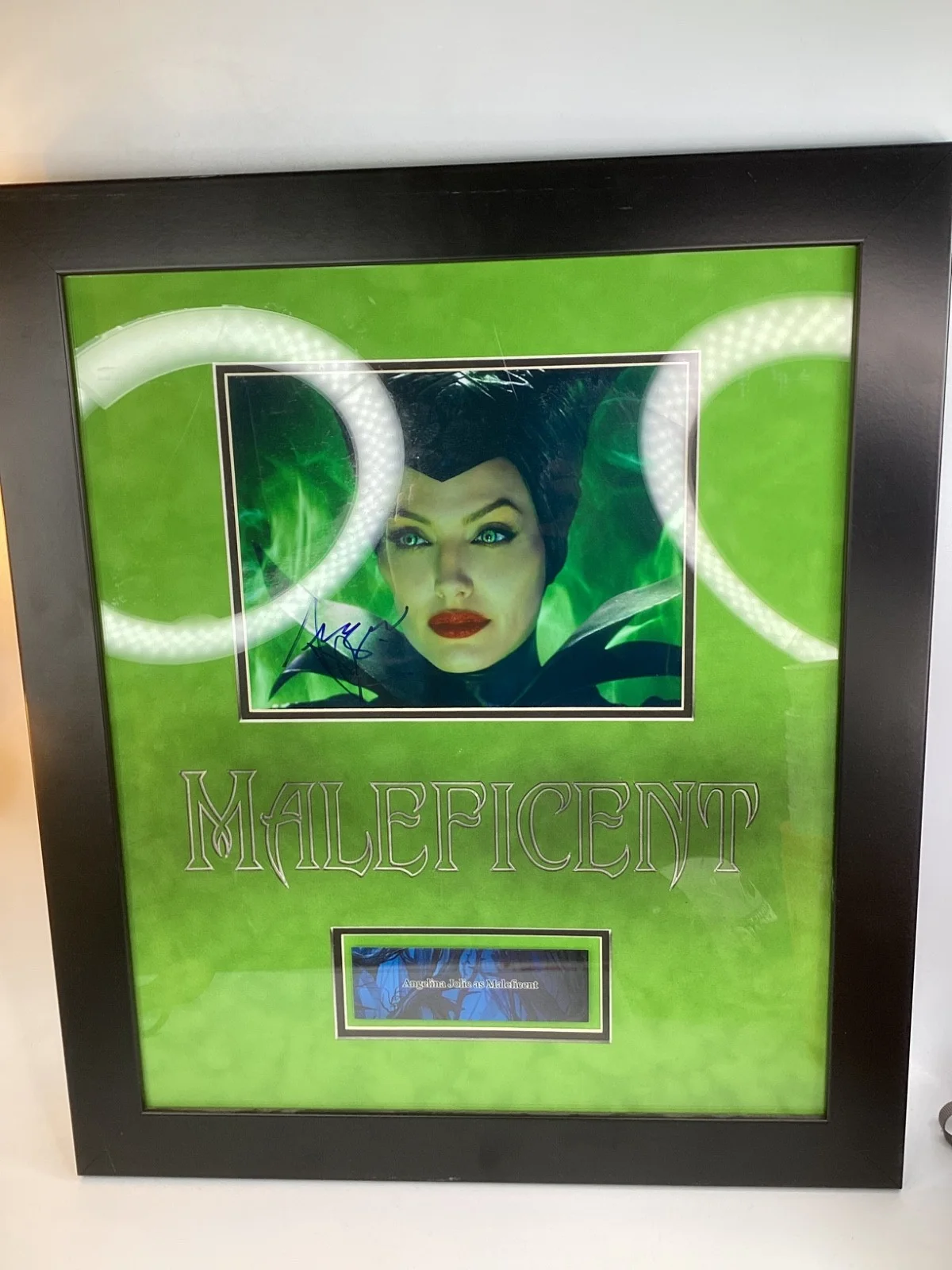 Angelina Jolie — Angelina Jolie Signed Maleficent Disney movie photo with COA FREE SHIPPING (L6)