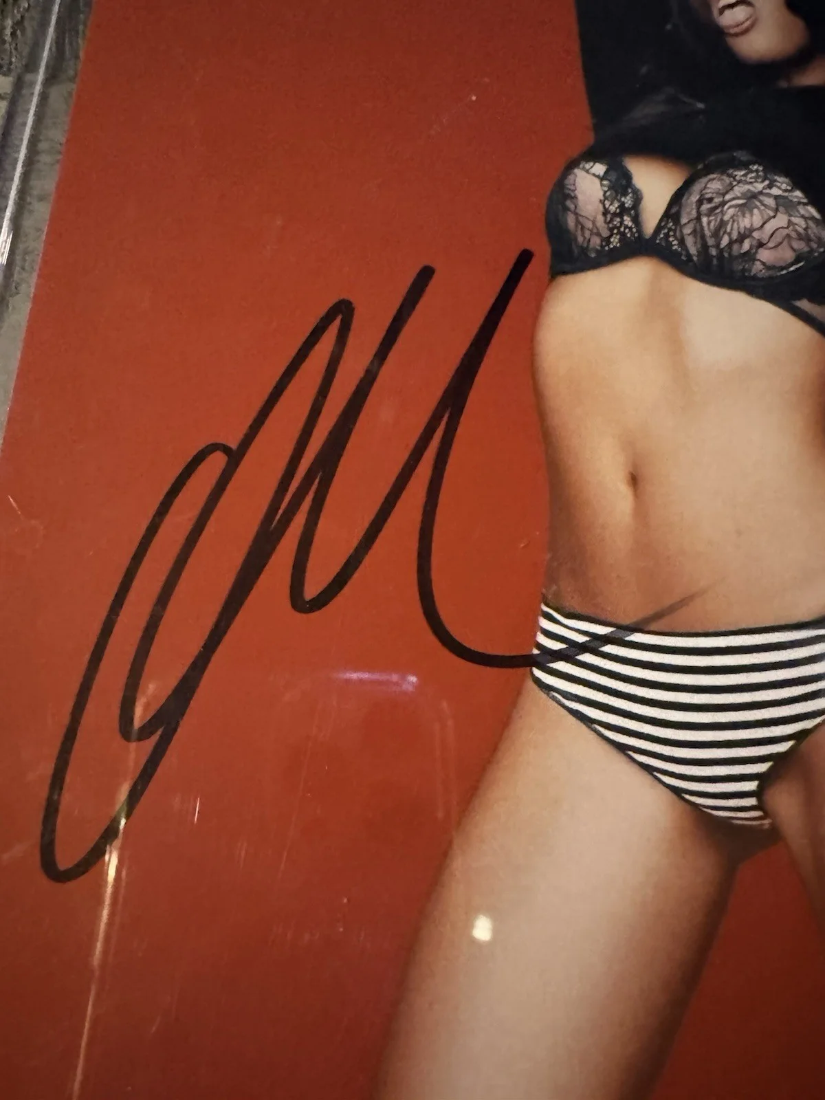 Autographed Olivia Munn Hot 8 x 10 Photo Signed with COA, image 3