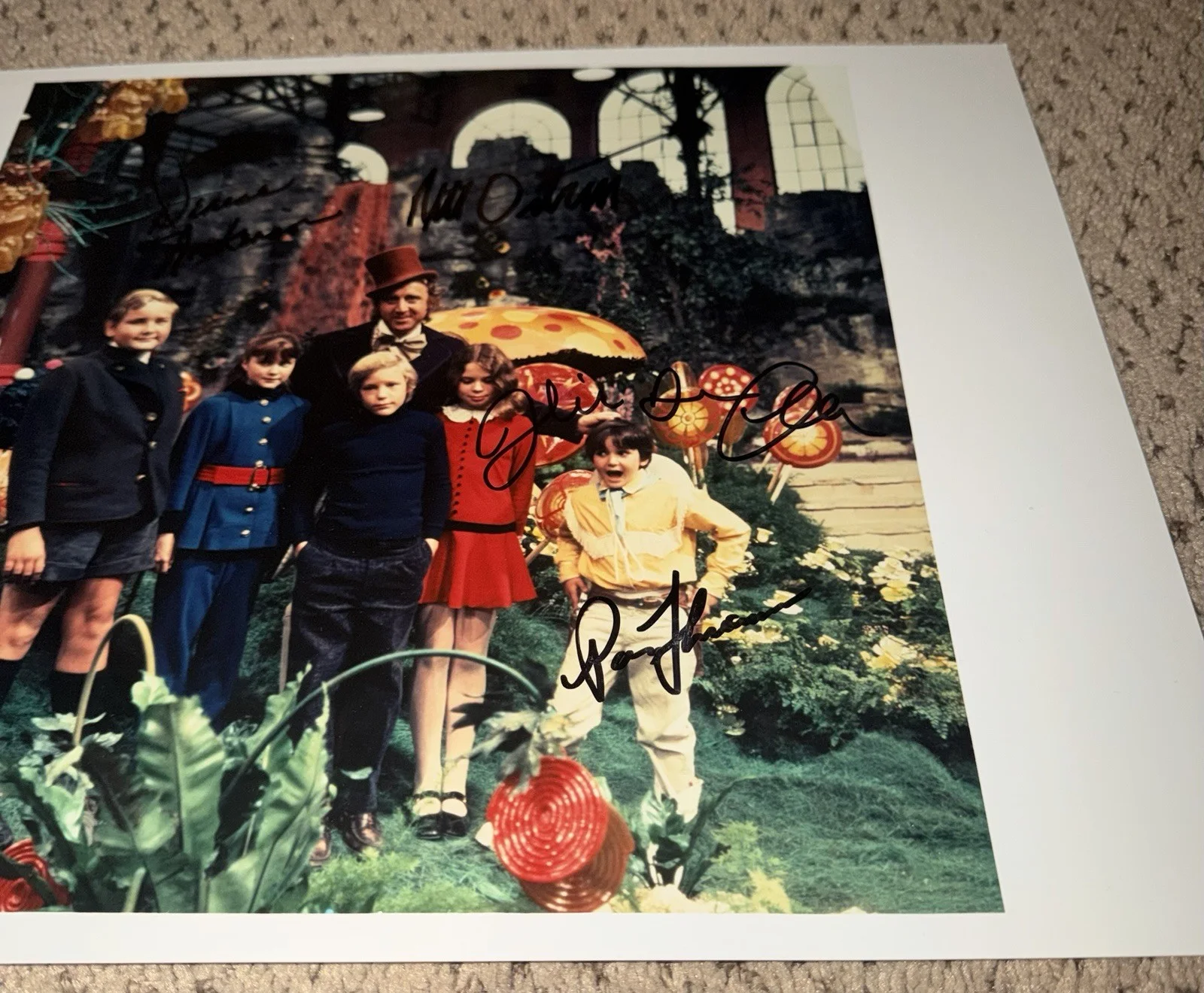 WILLY WONKA AND THE CHOCOLATE FACTORY KIDS SIGNED 11X14 PHOTO AUTOGRAPH 5 SIGS, изображение 3