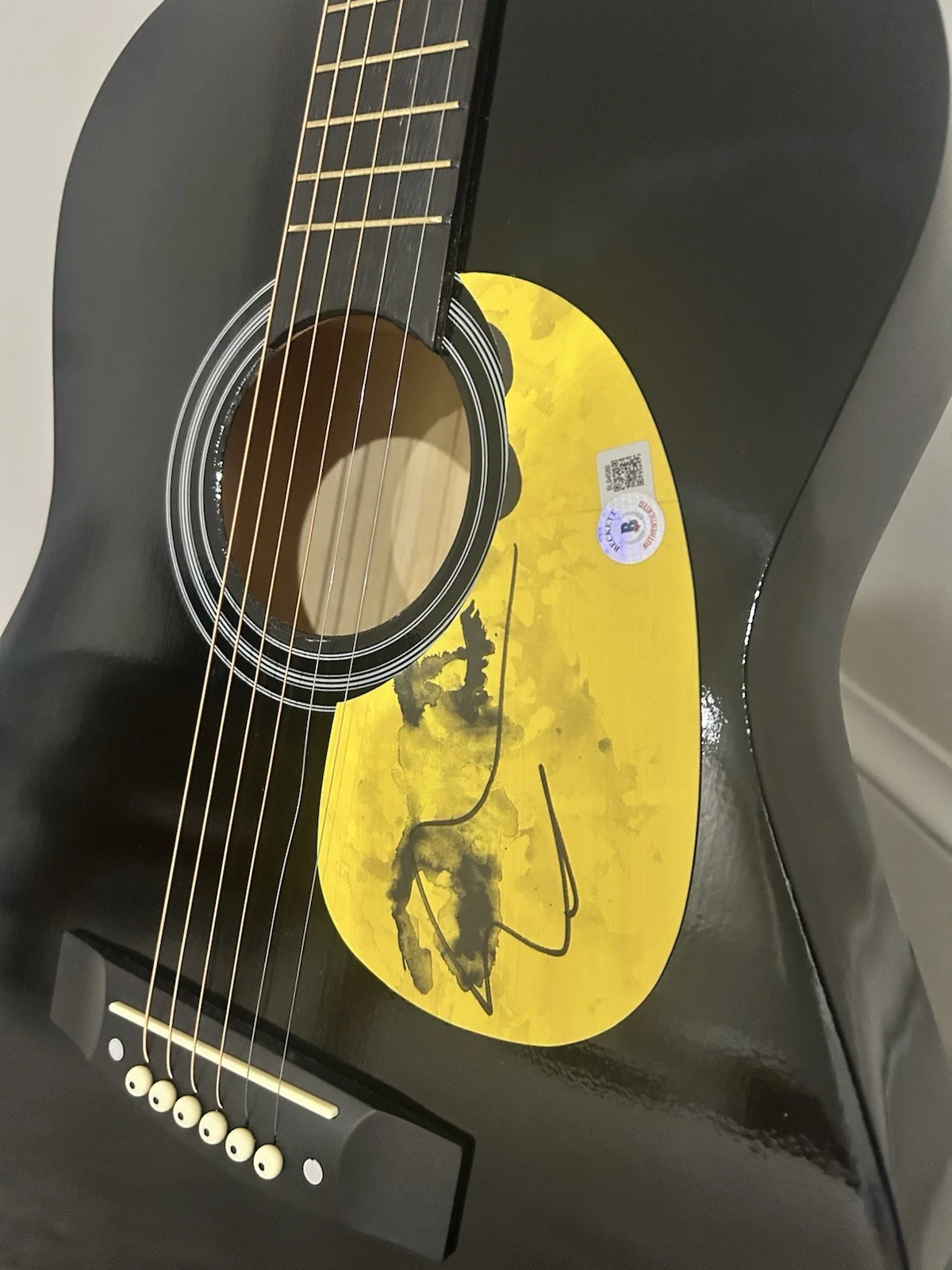 Ed Sheeran Hand-Signed Acoustic Guitar - Beckett Authenticated COA, image 2