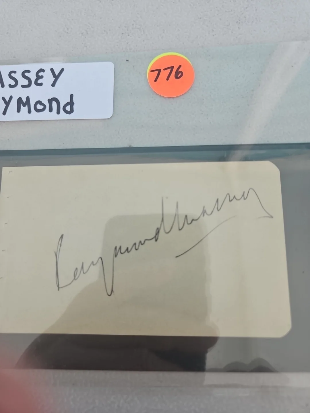 raymond massey — Raymond Massey Signed 4x2.5 Piece Of Paper, изображение 2