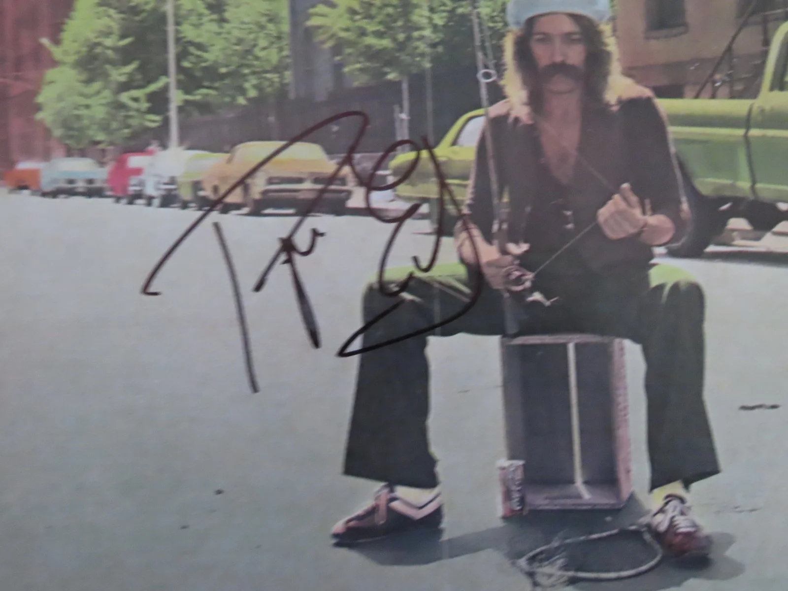 Drummer ROGER EARL signed FOGHAT "FOOL FOR THE CITY" 1975 Record Album SLOW RIDE, изображение 2