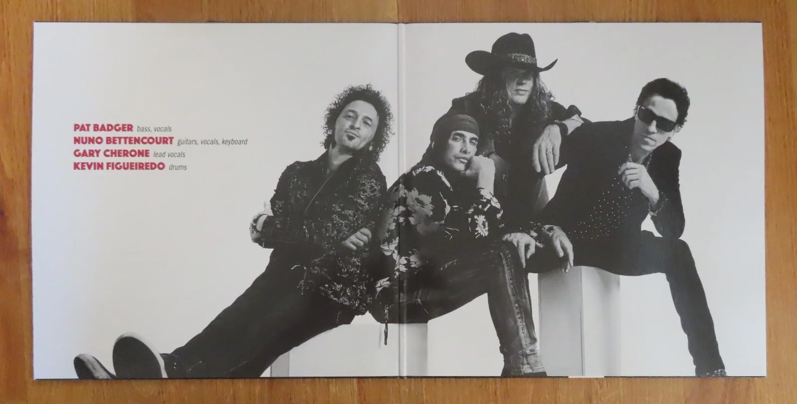 EXTREME's GARY CHERONE NUNO BETTENCOURT PAT BADGER signed SIX Record PSA Letter, изображение 4