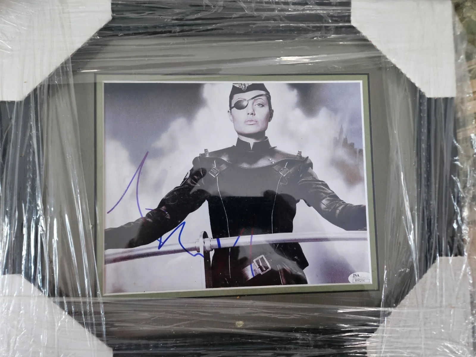 Angelina Jolie — Angelina Jolie autographed 8x10 photo in a 13x16 framed JSA Certified