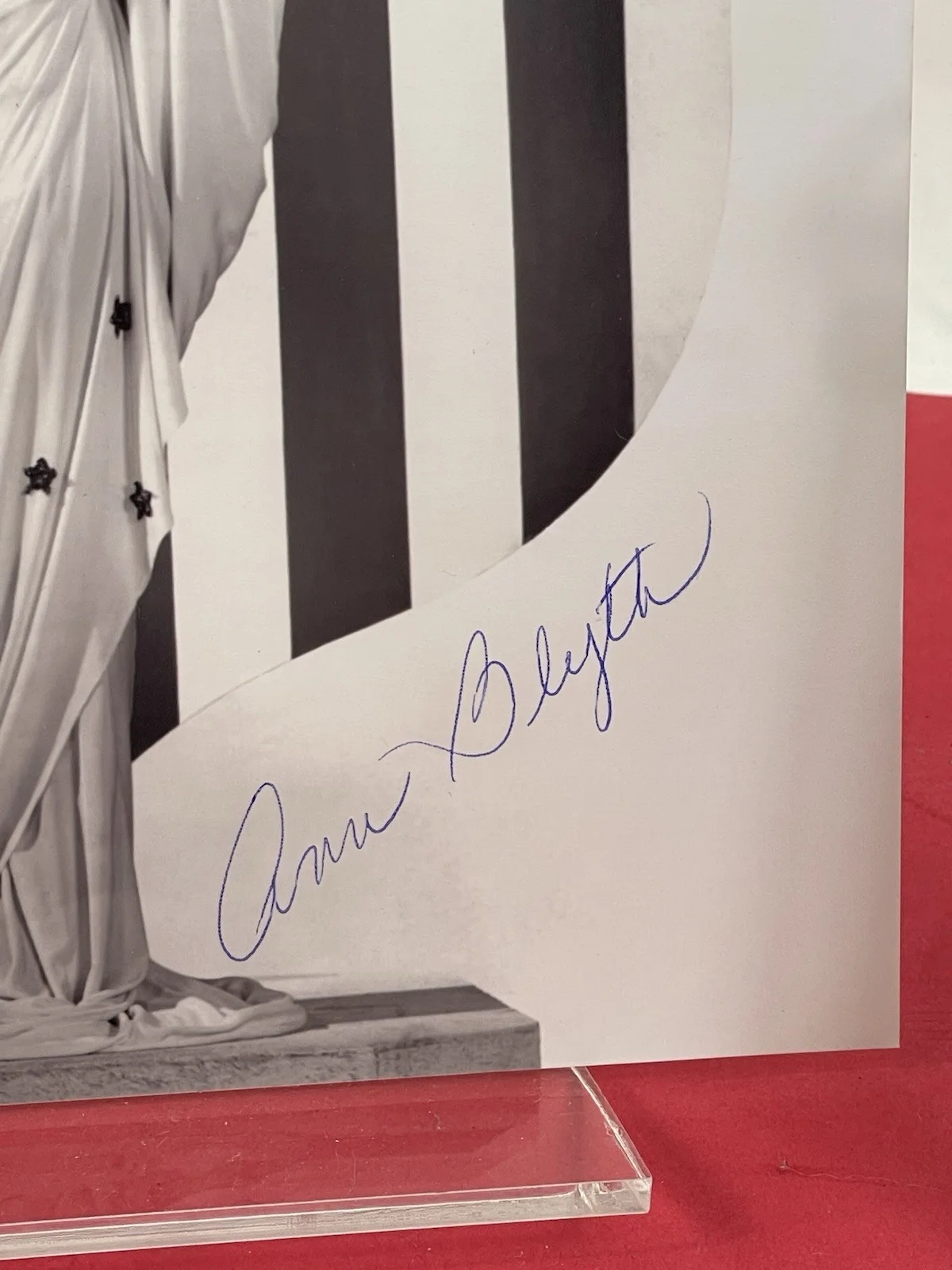 Ann Blyth Hand Signed 8x10 JSA Certified, New York Statue Of Liberty 1947, image 2