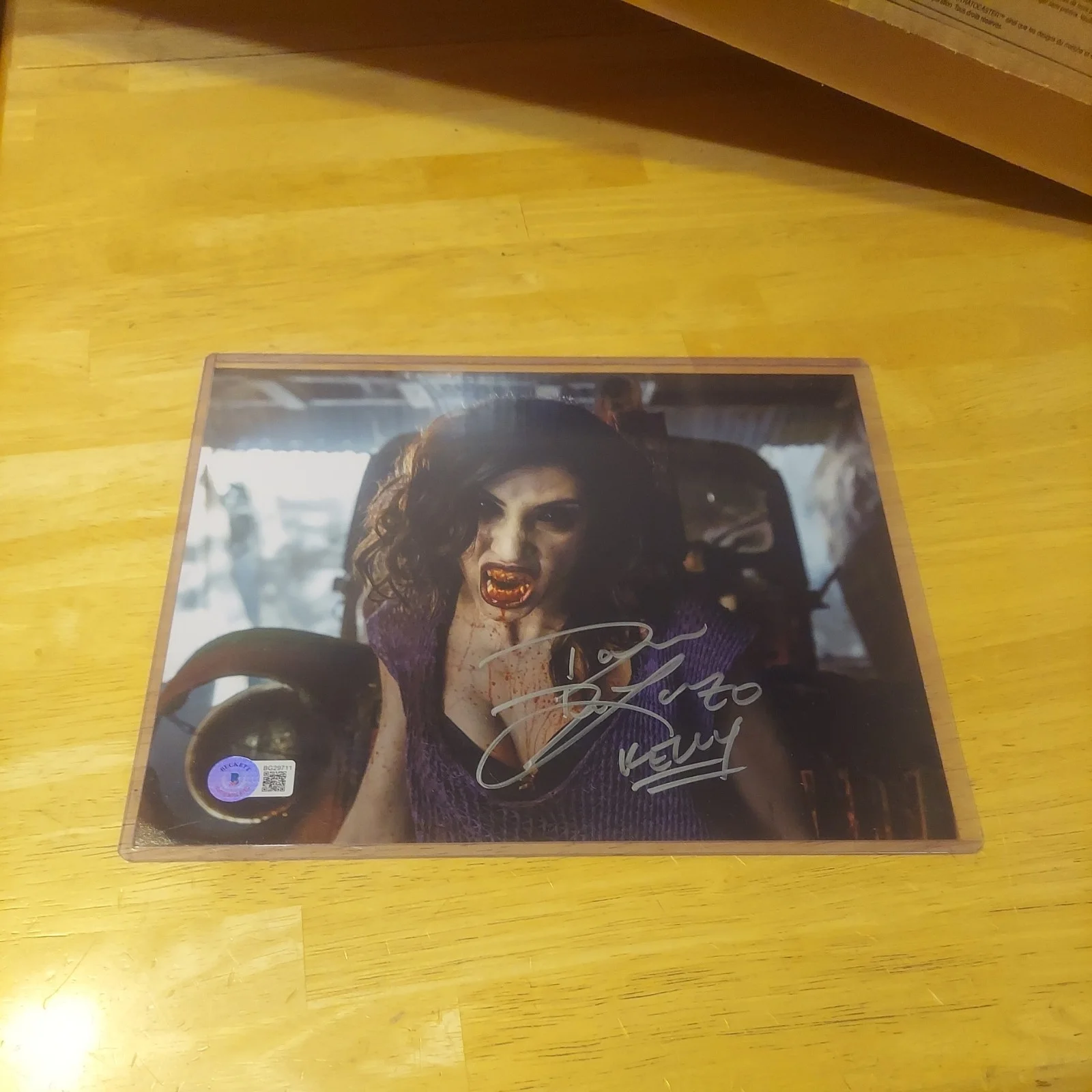 Dana DeLorenzo — DANA DeLORENZO Ash vs Evil Dead signed auto 8x10 "Kelly Maxwell" Bam Box HORROR