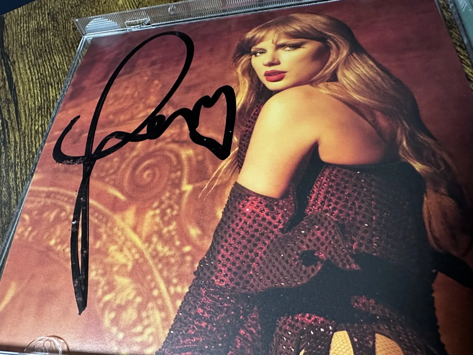 Taylor Swift The Life Of A Showgirl CD with Hand Signed Photo 3, изображение 3