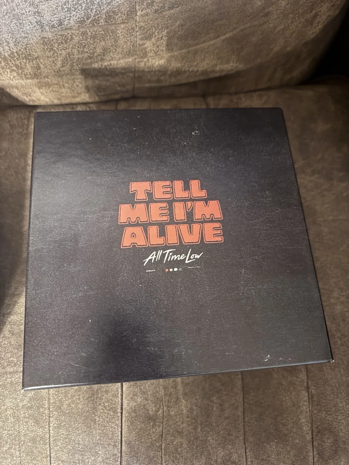 All Time Low – Tell Me I’m Alive SIGNED CD + Original Box (No Shirt), изображение 2