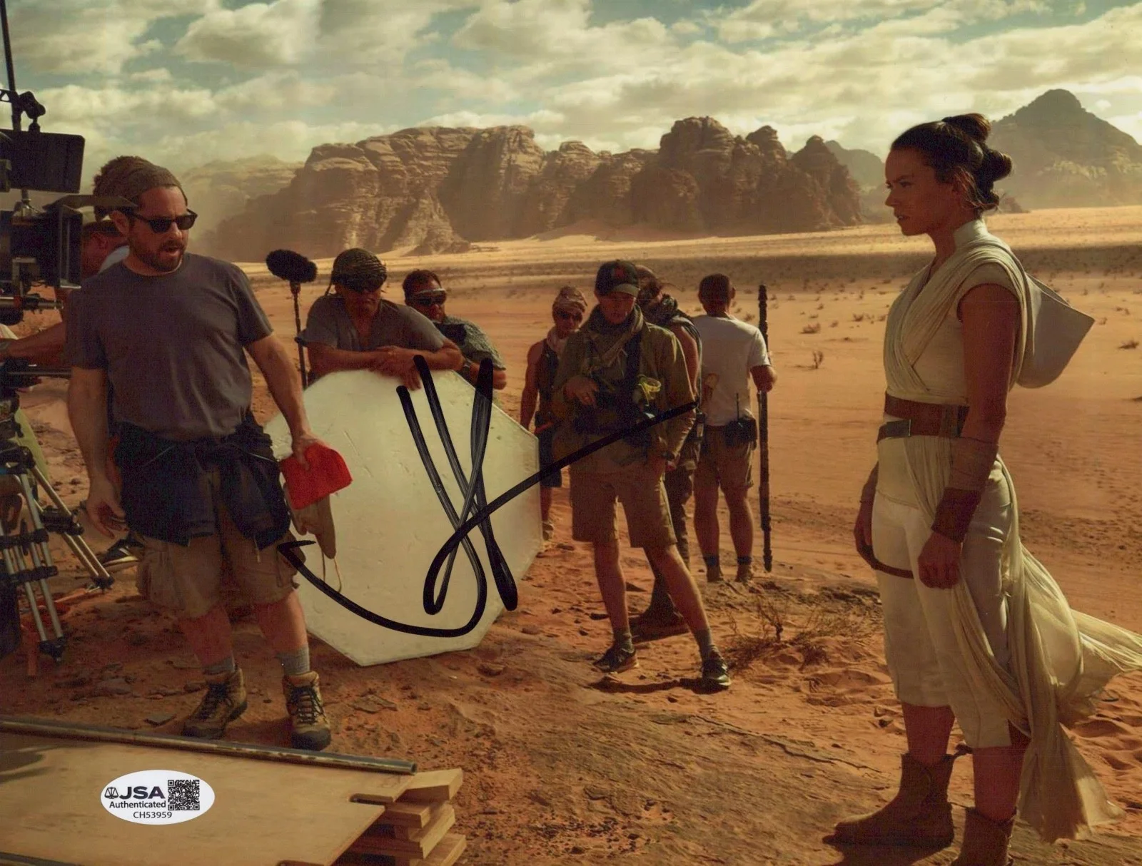 JJ Abrams — JJ ABRAMS Hand-Signed "Star Wars The Force Awakens" 8x10 Photo (JSA COA)