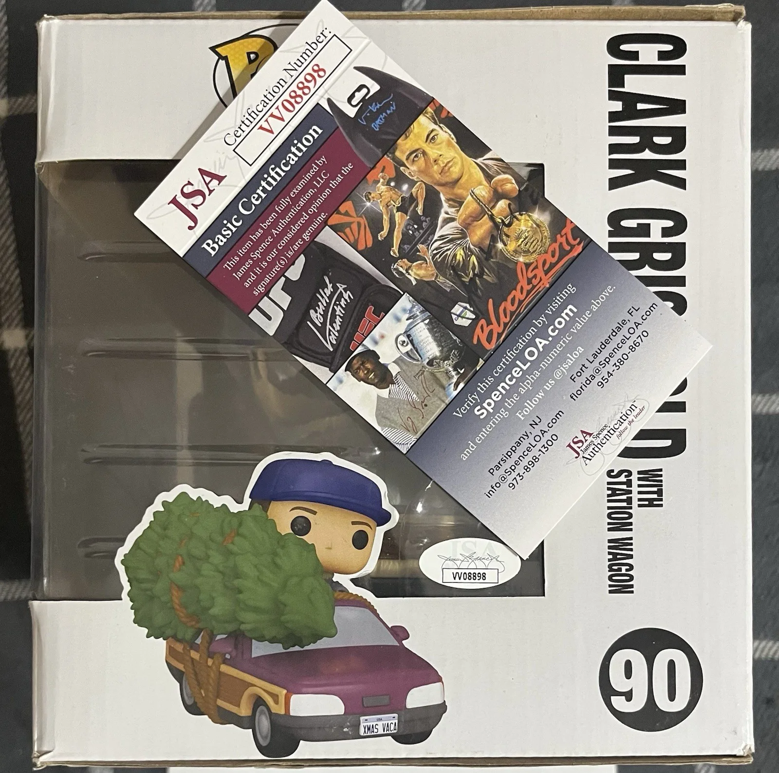 Chevy Chase — Chevy Chase Signed Duo Clark Griswold Funko Pop #90 Christmas Vacation JSA Rare, image 3