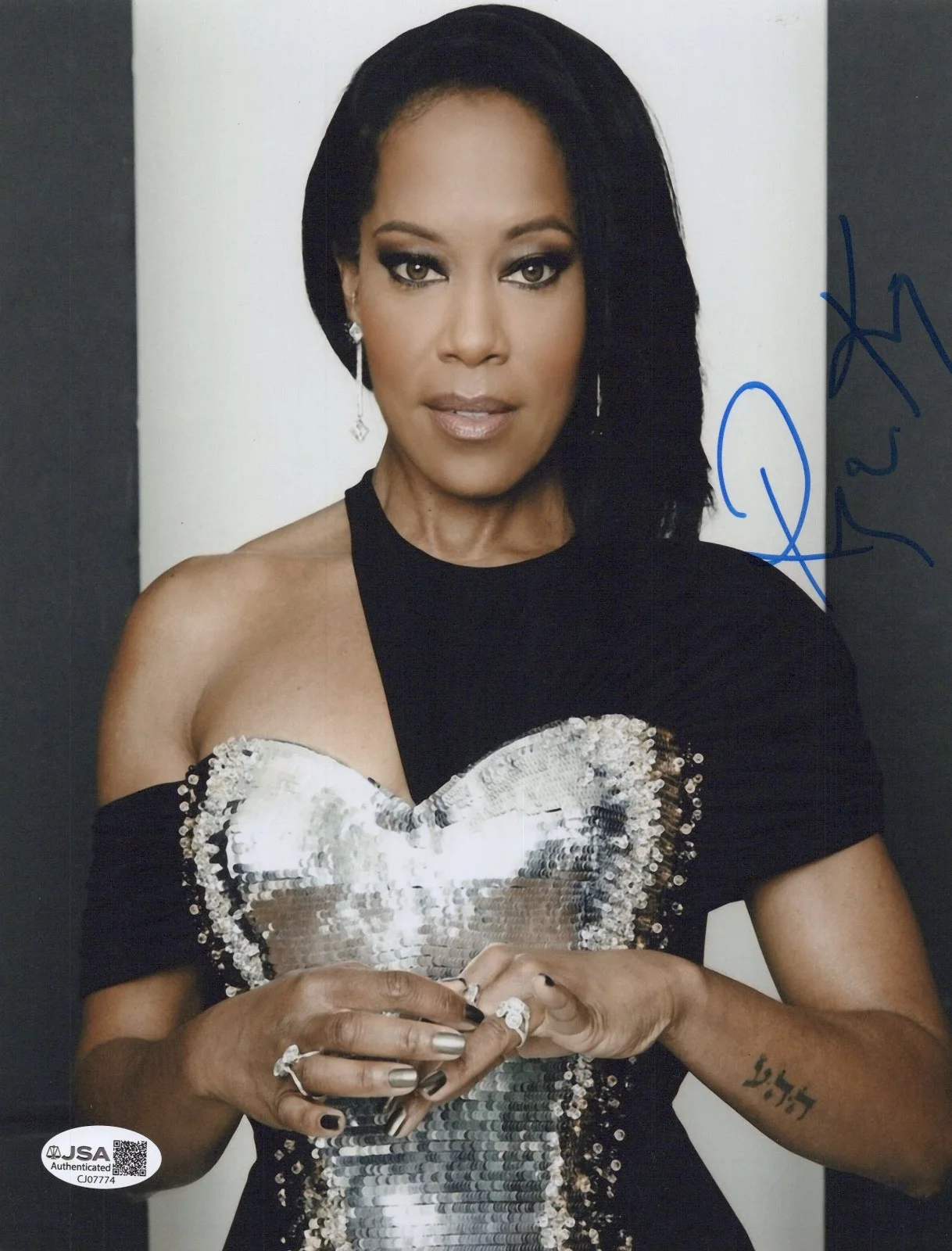 REGINA KING — REGINA KING Authentic Hand-Signed "POETIC JUSTICE" 8X10 Photo (JSA COA)