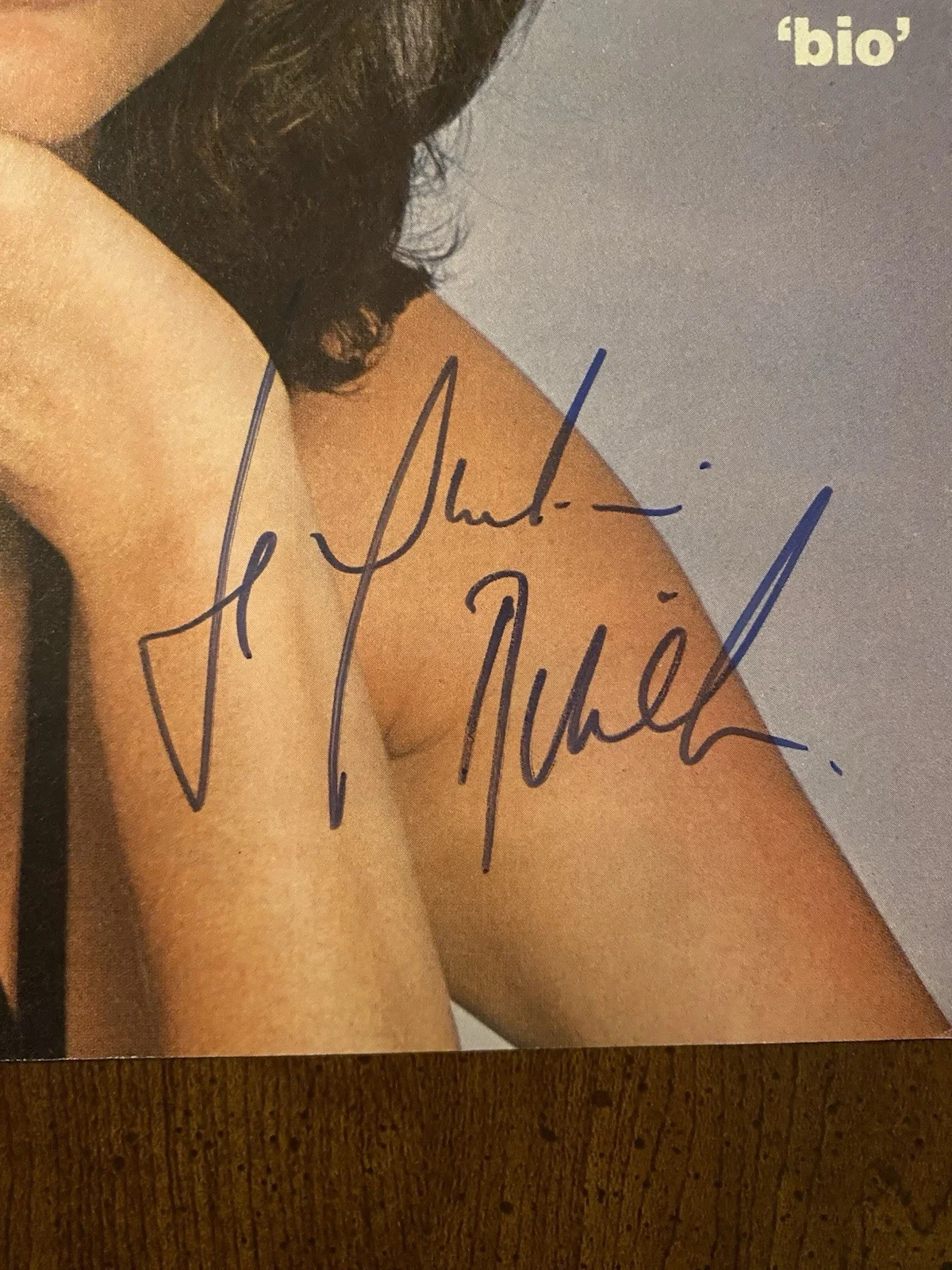 Jacqueline Bisset — Jacqueline Bisset Signed Autographed People Magazine With COA Bullitt The Hard R, изображение 2