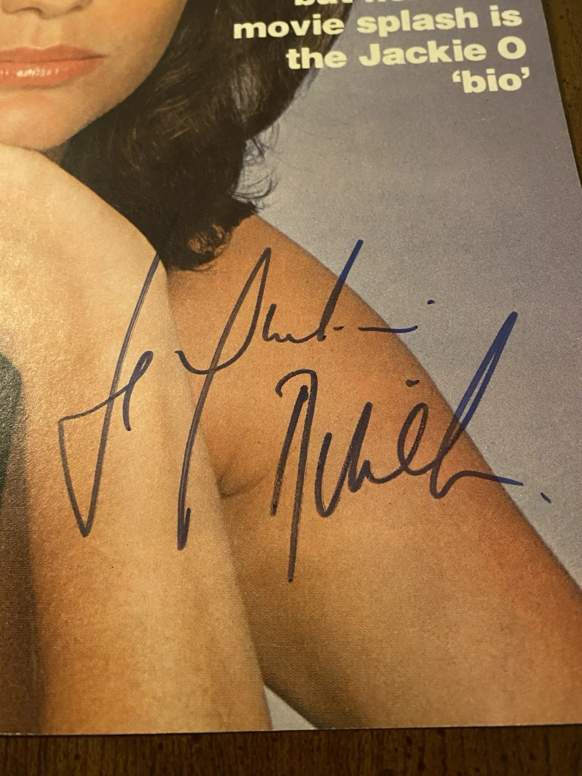 Jacqueline Bisset — Jacqueline Bisset Signed Autographed People Magazine With COA Bullitt The Hard R, изображение 3