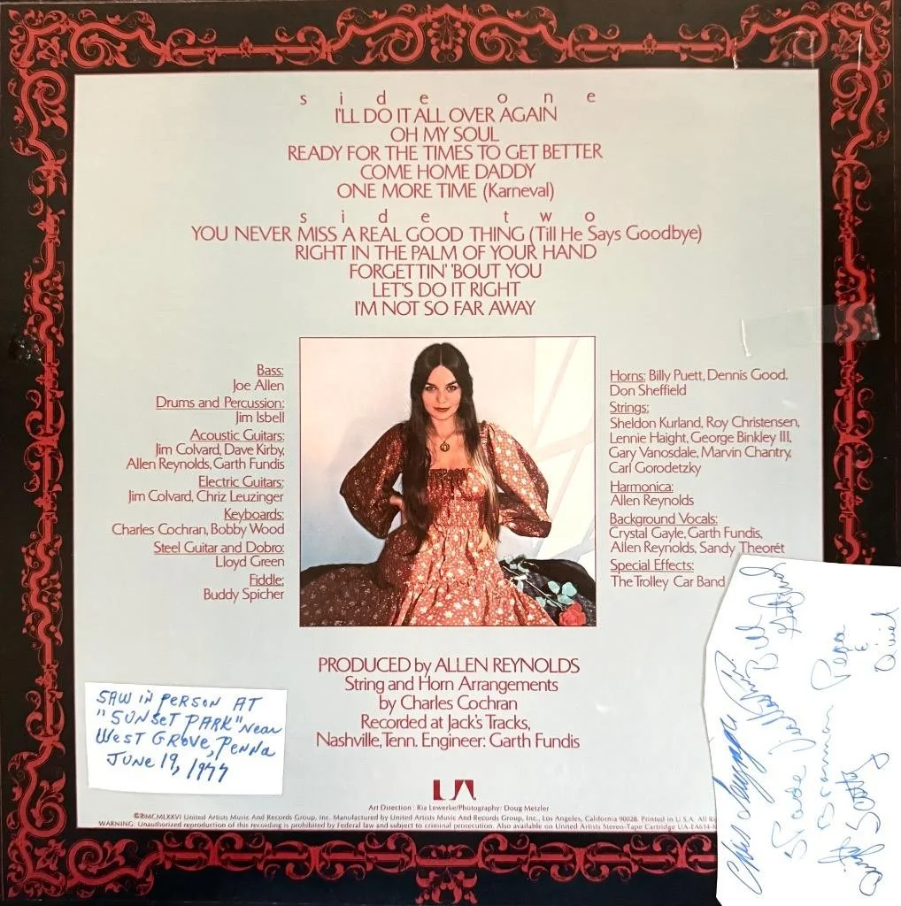 CRYSTAL GAYLE HAND SIGNED AUTOGRAPH LP ALBUM "CRYSTAL" A GREAT COLLECTABLE", image 2