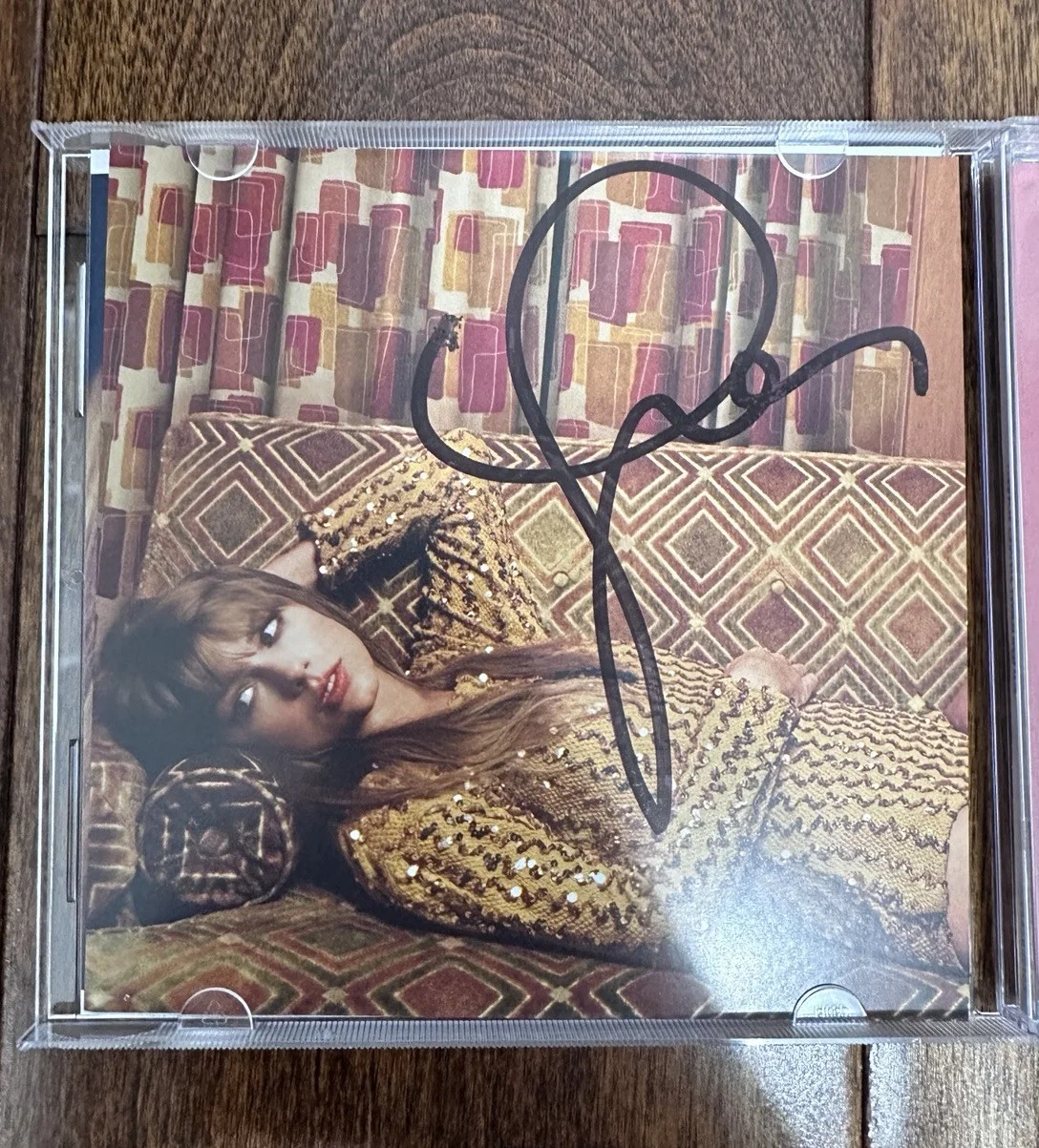 TAYLOR SWIFT SIGNED MIDNIGHTS BLOOD MOON EDITION CD ALBUM INSERT RED 1989, изображение 3