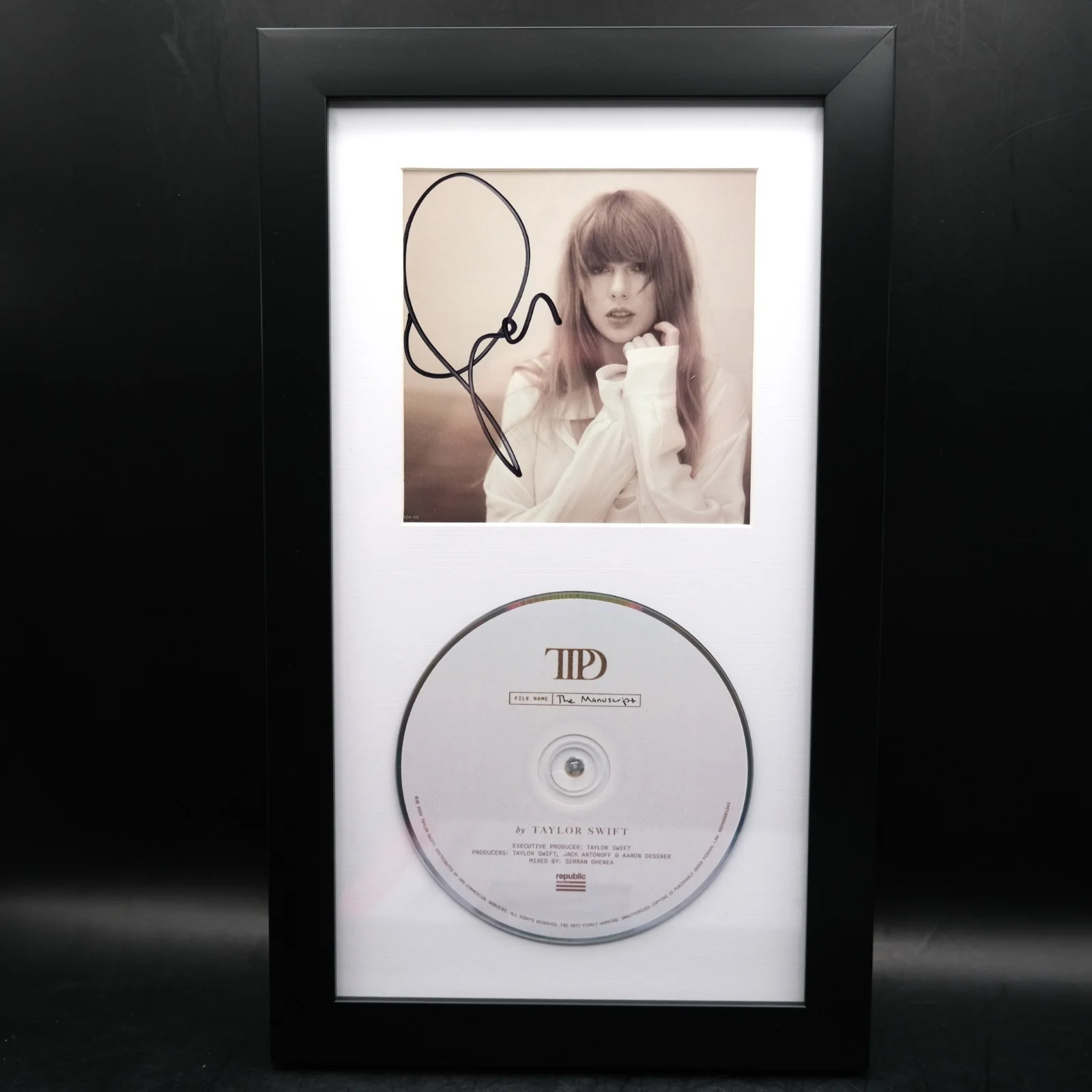 Taylor Swift Signed CD Framed PSA/DNA Tortured Poets Department TTPD LOA, изображение 2