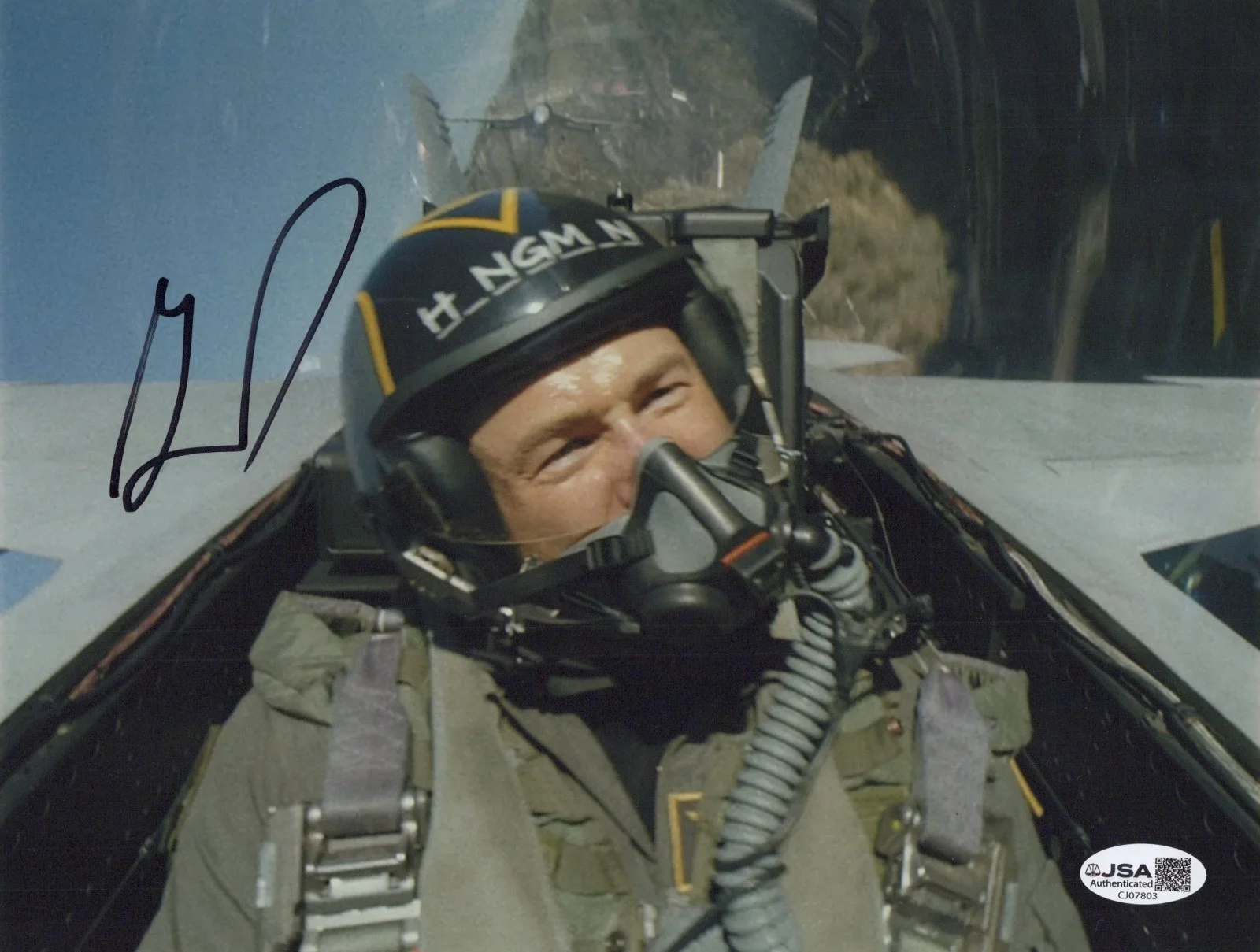 GLEN POWELL — GLEN POWELL Authentic Hand-Signed "TOP GUN MAVERICK" 8x10 Photo (JSA COA)