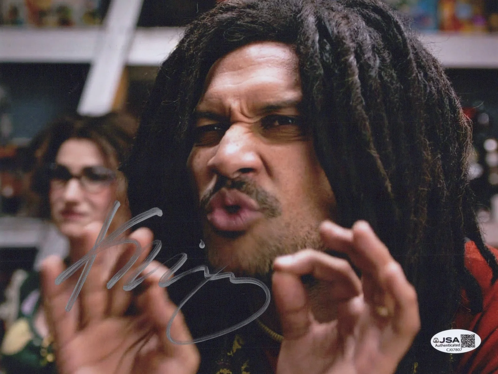 KEEGAN-MICHAEL KEY — KEEGAN-MICHAEL KEY Authentic Hand-Signed "KEY AND PEELE" 8x10 Photo (JSA COA)