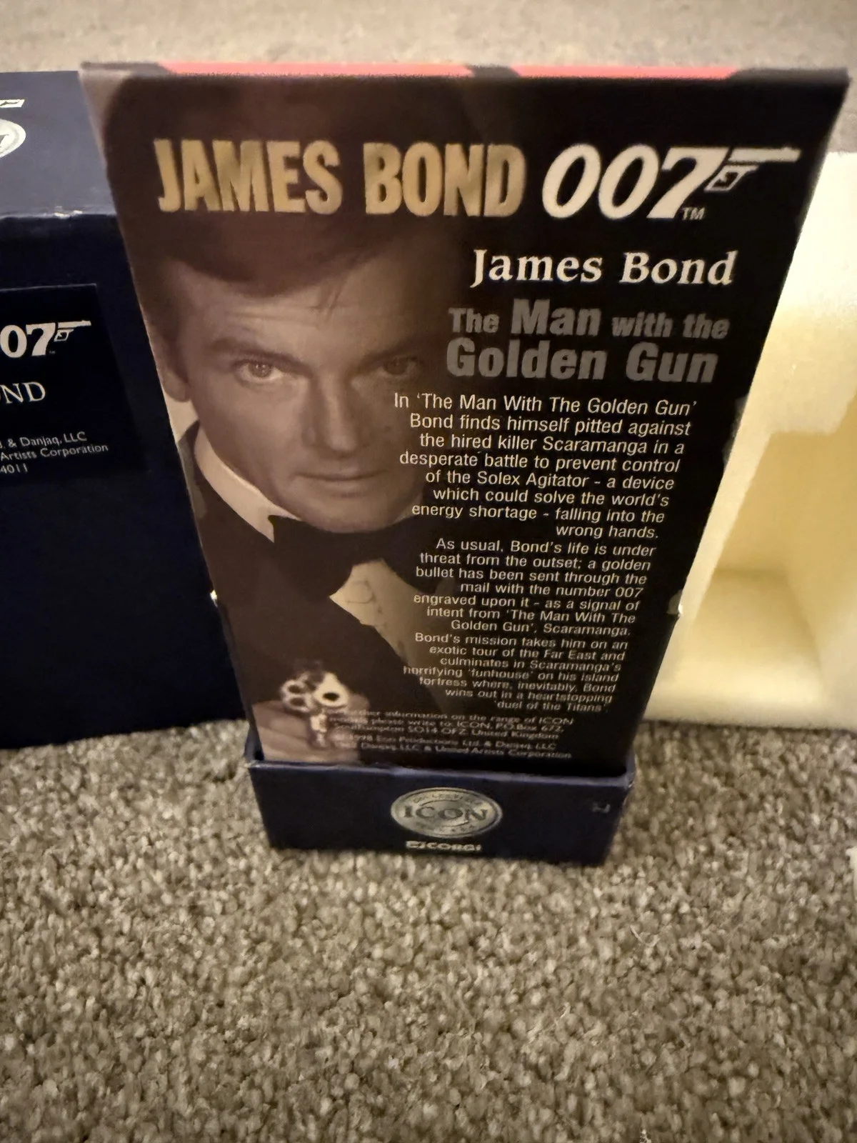 JAMES BOND 007 Corgi ICON figure FIRST EDITION long box ROGER MOORE, image 2