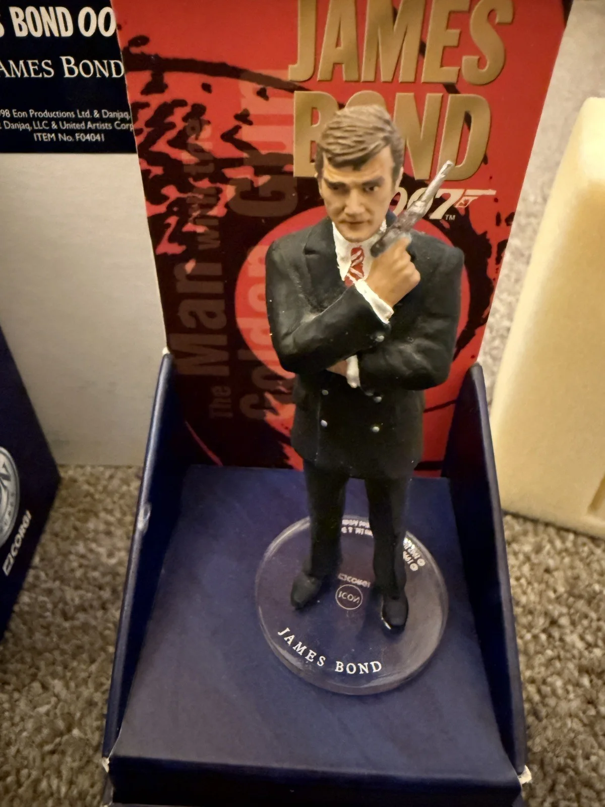 JAMES BOND 007 Corgi ICON figure FIRST EDITION long box ROGER MOORE, image 2