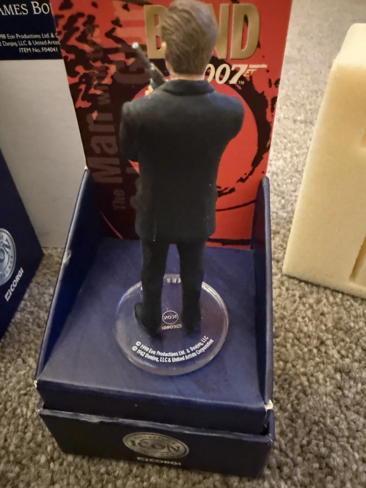 JAMES BOND 007 Corgi ICON figure FIRST EDITION long box ROGER MOORE, image 3