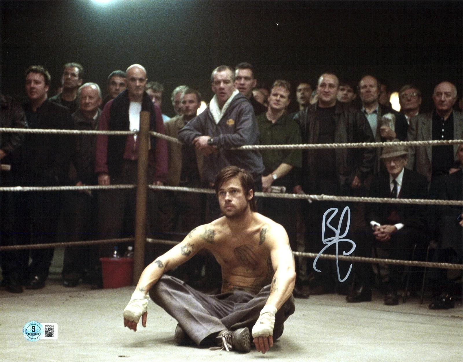 BRAD PITT — BRAD PITT SIGNED AUTOGRAPH 11X14 PHOTO SNATCH BAS BECKETT