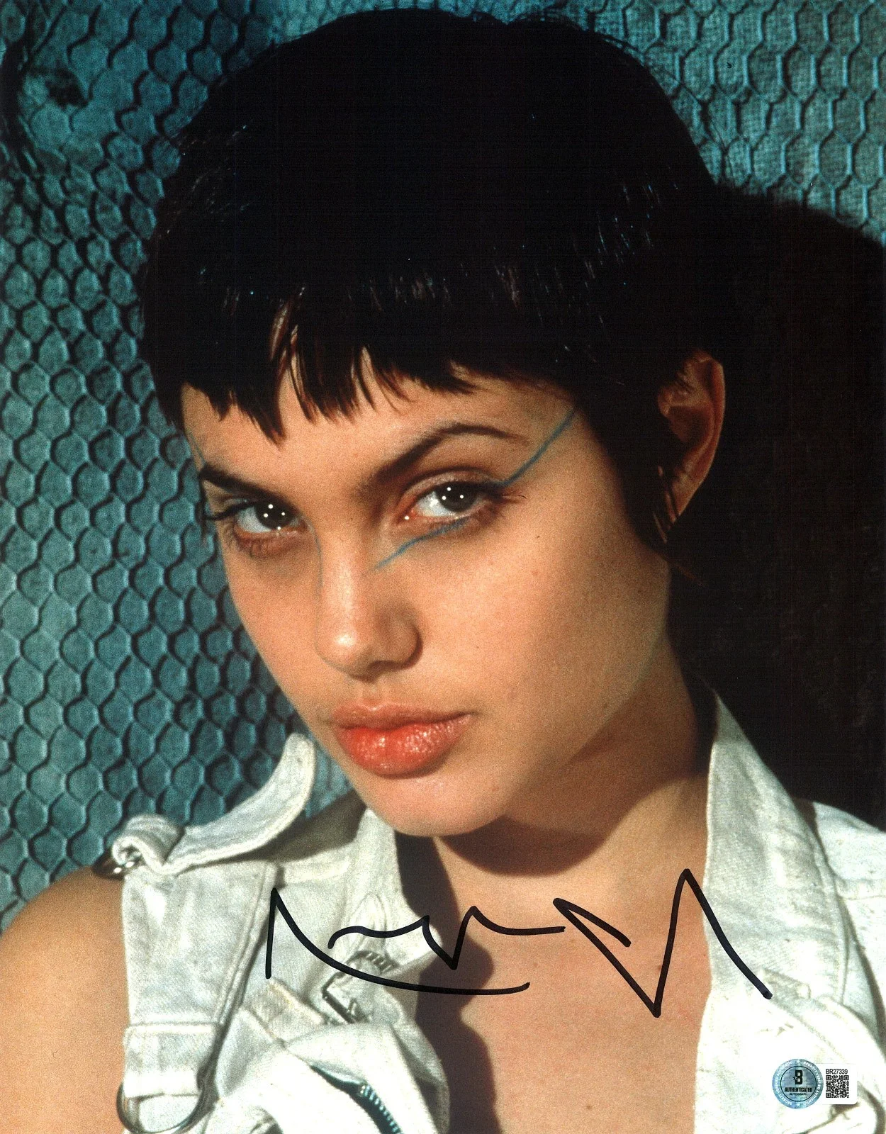 ANGELINA JOLIE — ANGELINA JOLIE SIGNED AUTOGRAPH HACKERS 11X14 PHOTO BECKETT BAS
