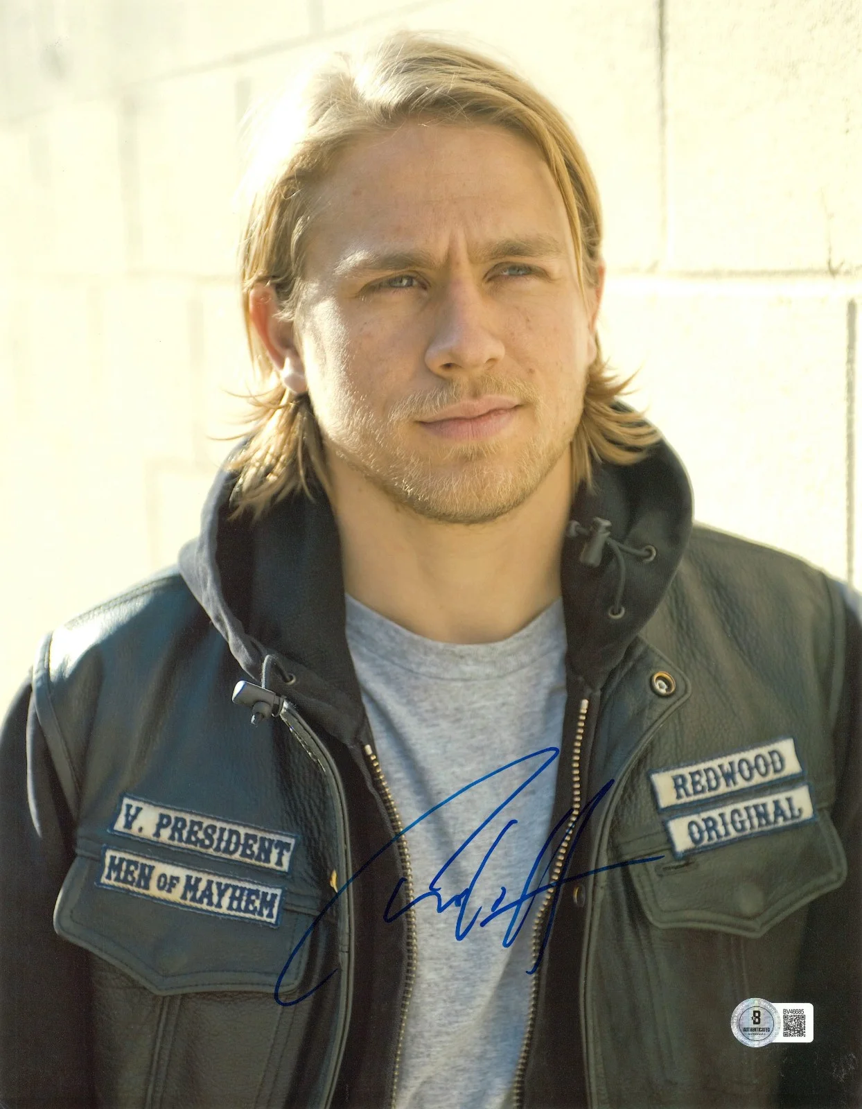 CHARLIE HUNNAM — CHARLIE HUNNAM SIGNED AUTOGRAPH SONS OF ANARCHY 11X14 PHOTO BECKETT BAS JAX
