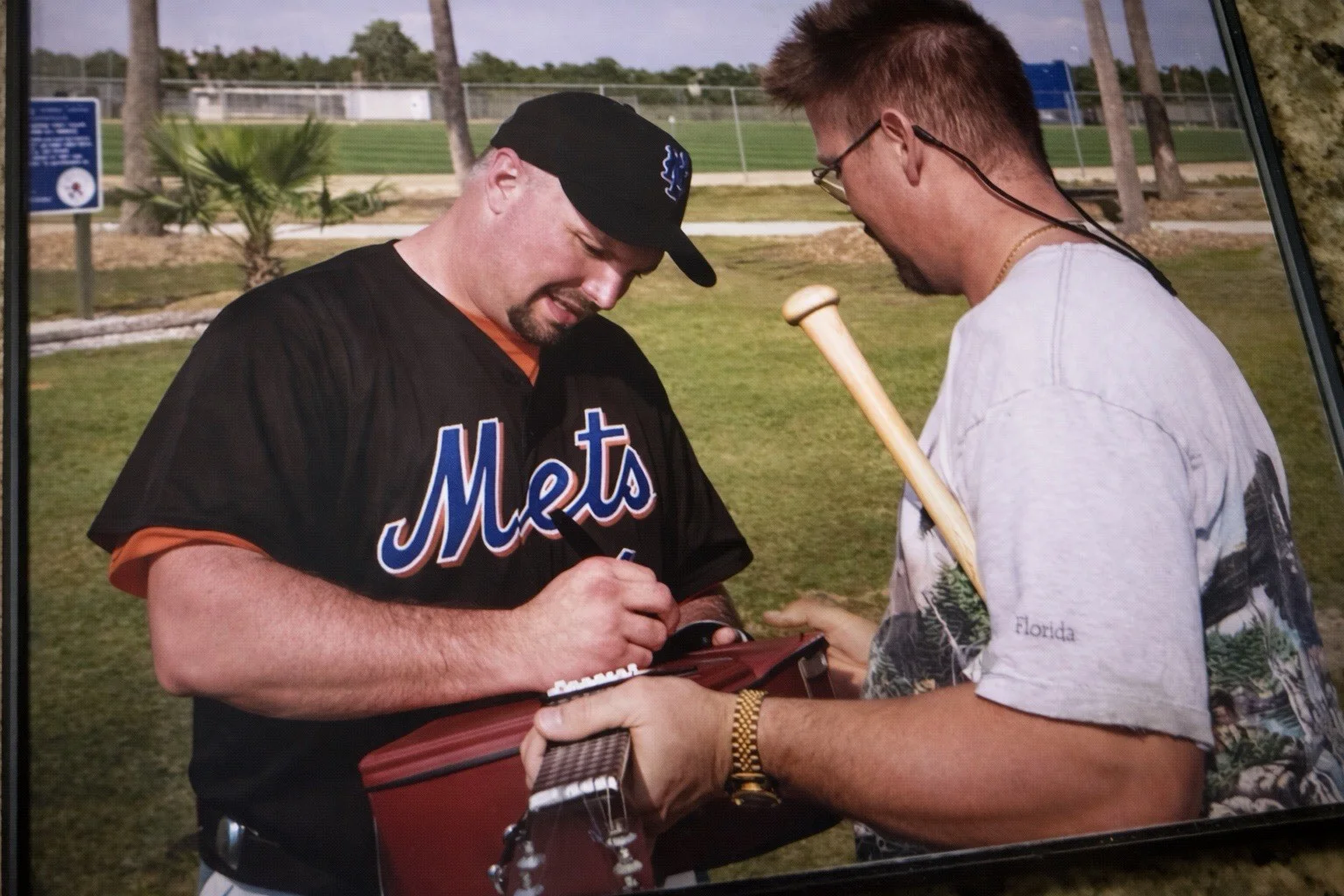 Garth Brooks Signed Guitar Photo Proof Autograph Country Singer Rare Zach Top, изображение 3