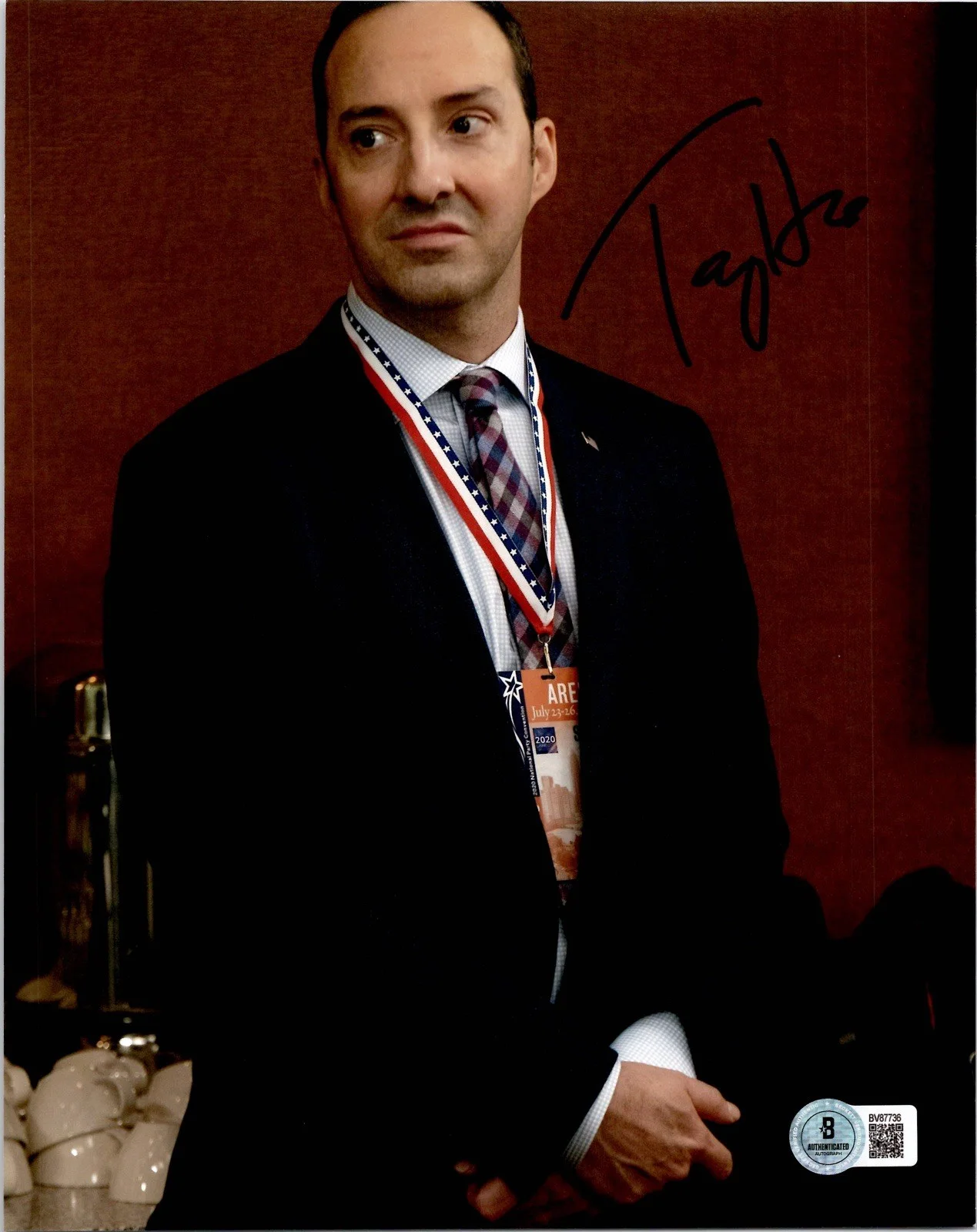 Tony Hale — TONY HALE SIGNED AUTOGRAPH 8X10 PHOTO ARRESTED DEVELOPMENT BUSTER BLUTH BECKETT