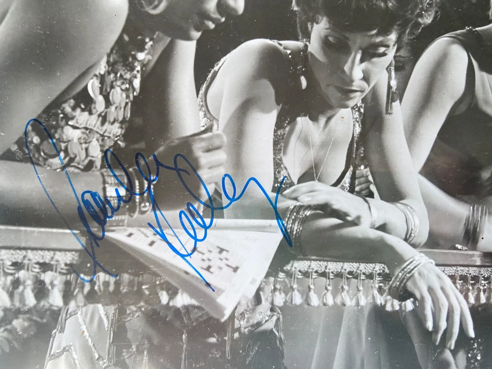 Paula Kelly -Actress & Dancer- Signed 7"x9" B/W Photo from Movie "Sweet Charity", изображение 2