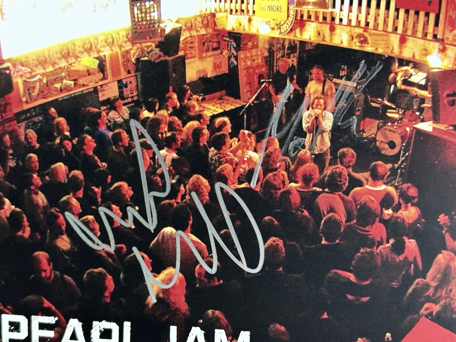 Pearl Jam signed Album live at easy street vinyl Matt Cameron Mike Mccready, изображение 2