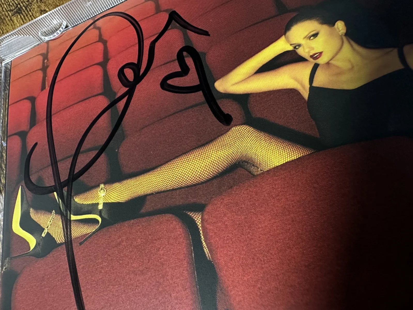 Taylor Swift Life Of A Showgirl CD w/Hand Signed Photo 4, Hard R, Detached Heart, изображение 3