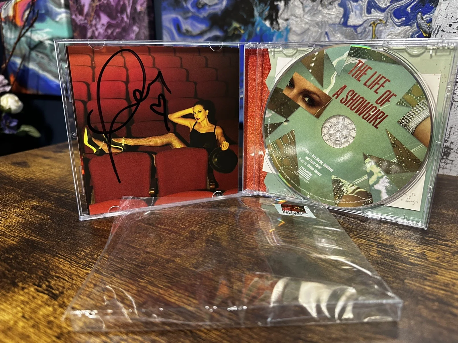 Taylor Swift Life Of A Showgirl CD w/Hand Signed Photo 4, Hard R, Detached Heart, изображение 4