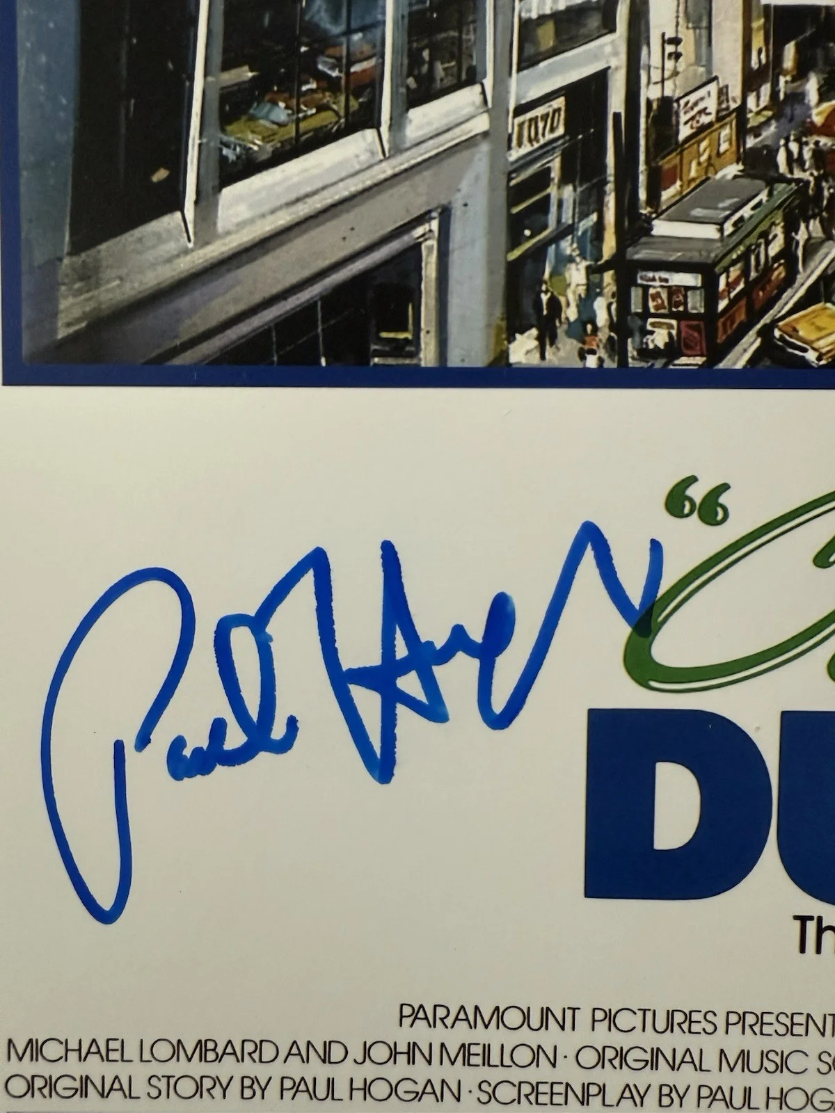 Paul Hogan — PAUL HOGAN SIGNED CROCODILE DUNDEE AUTOGRAPH 11X17 PHOTO BECKETT BN96759, image 2
