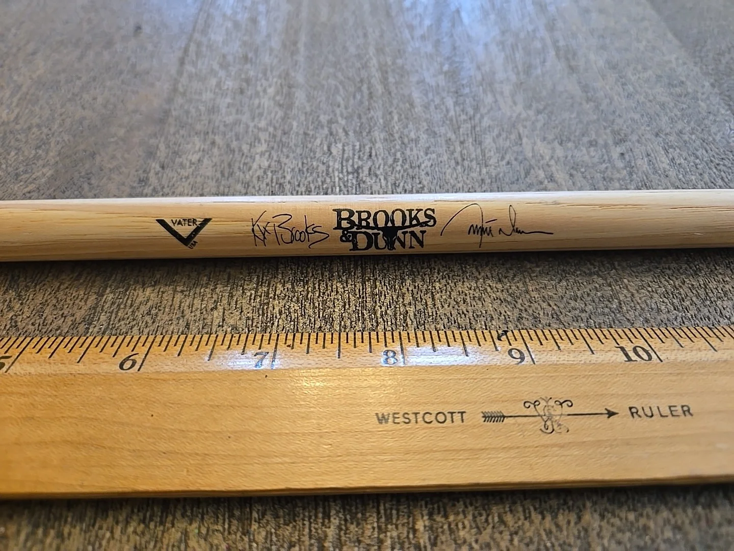 BROOKS & DUNN Authentic Concert Signature Drum Stick Country See Pics And Descri, изображение 4