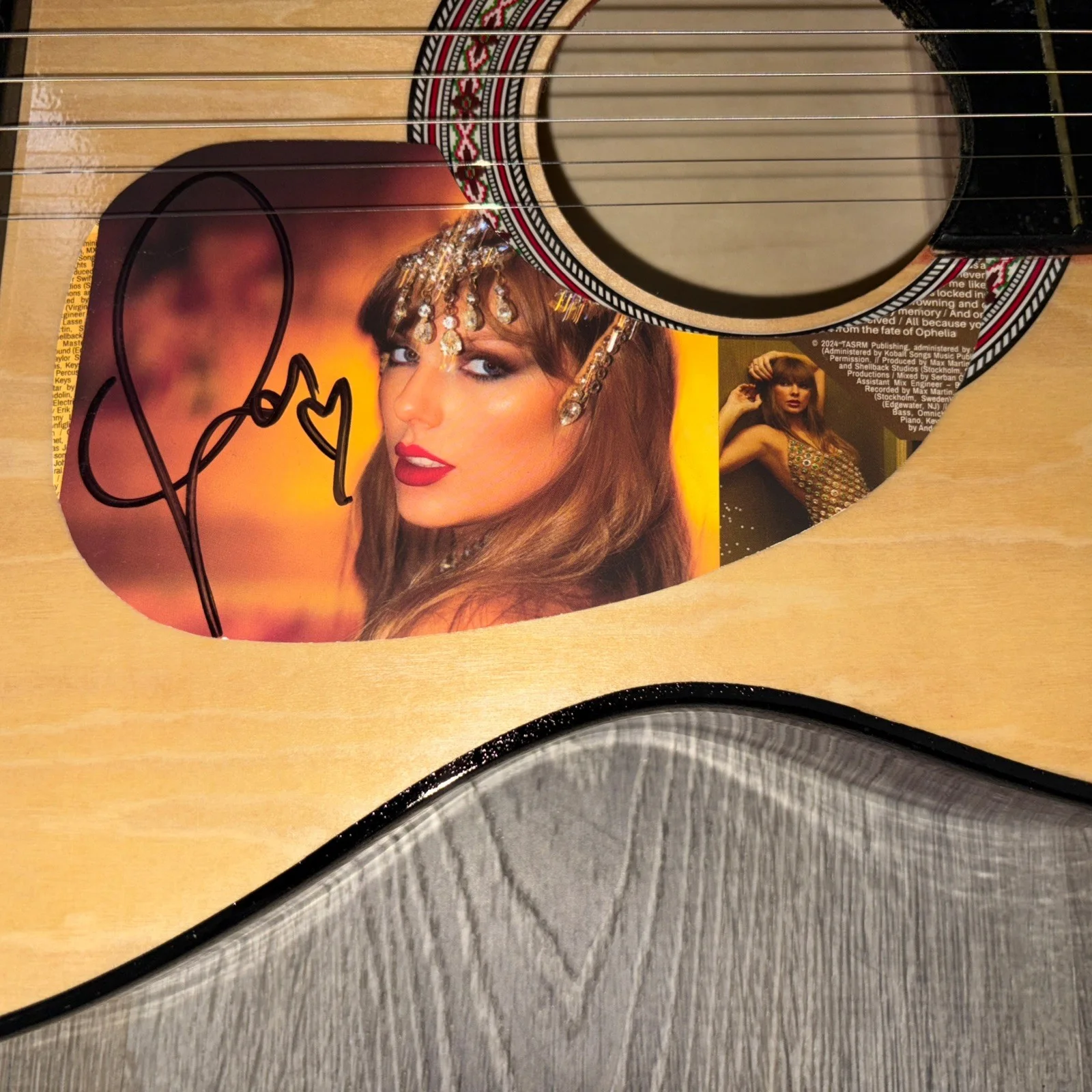 Taylor Swift Signed Hand Signed Acoustic Guitar COA, image 3