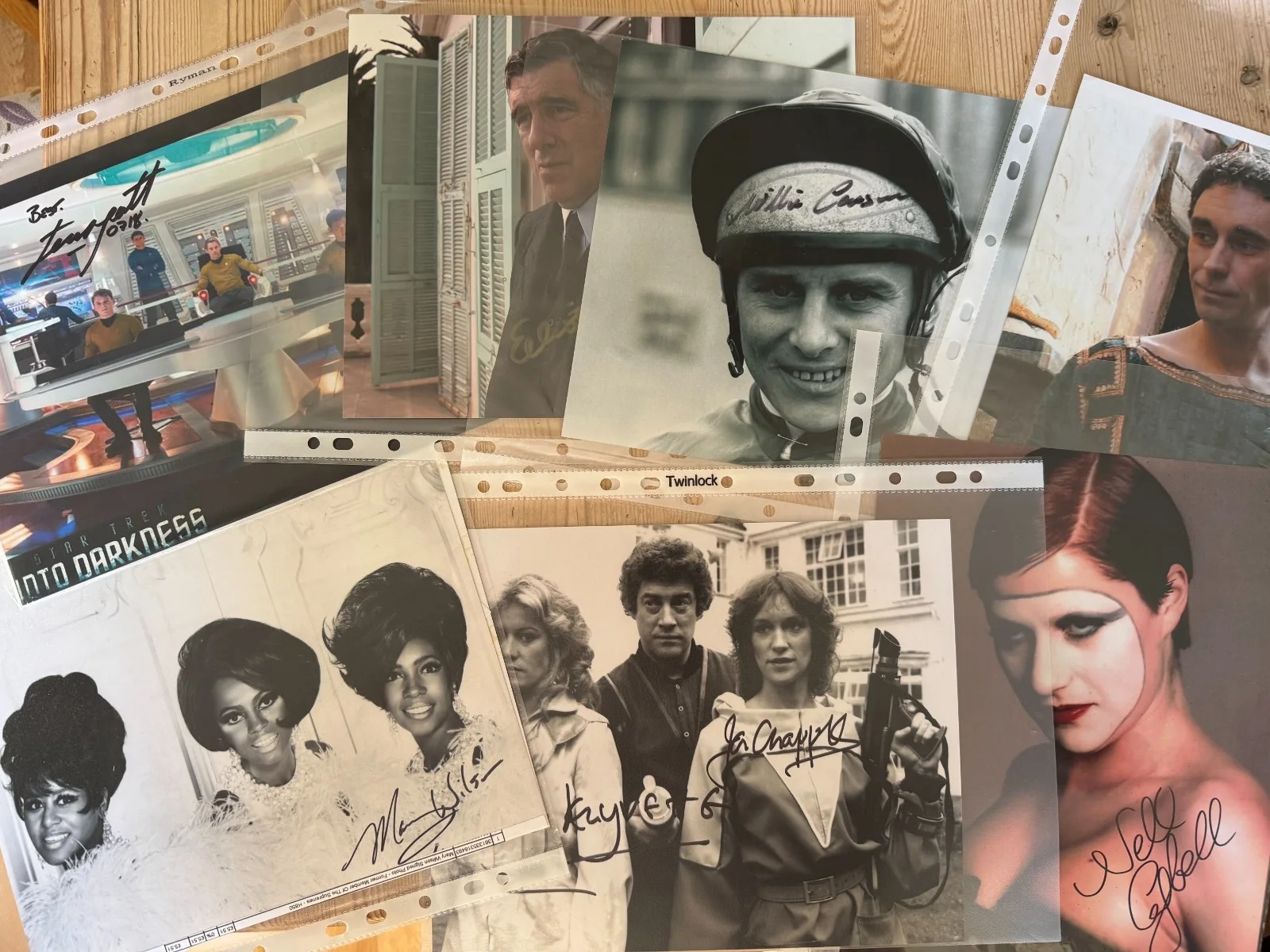 (TPF2) EXCELLENT ORIGINAL SIGNED AUTOGRAPHS PHOTOS BRITISH TV FILM STAR TREK ETC, изображение 2