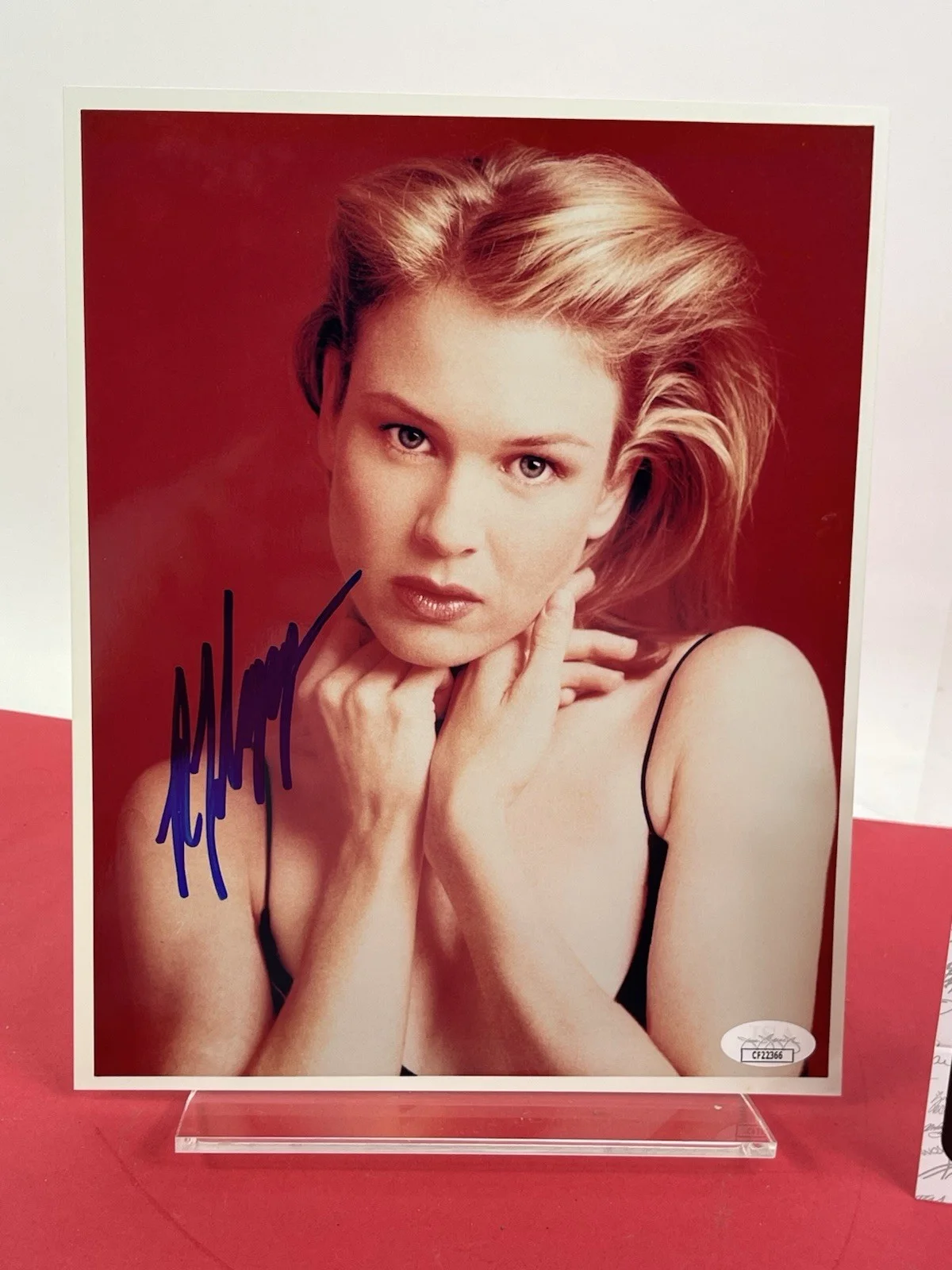 Renée Zellweger Hand Signed 8x10 JSA Certified, image 2