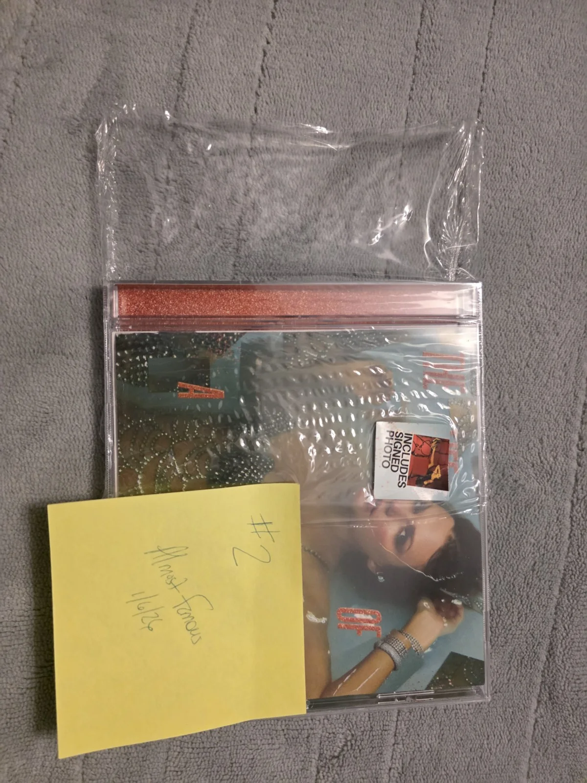 Taylor Swift The Life Of A Showgirl CD + Signed Photo #4 In Hand Ready To Ship, изображение 2
