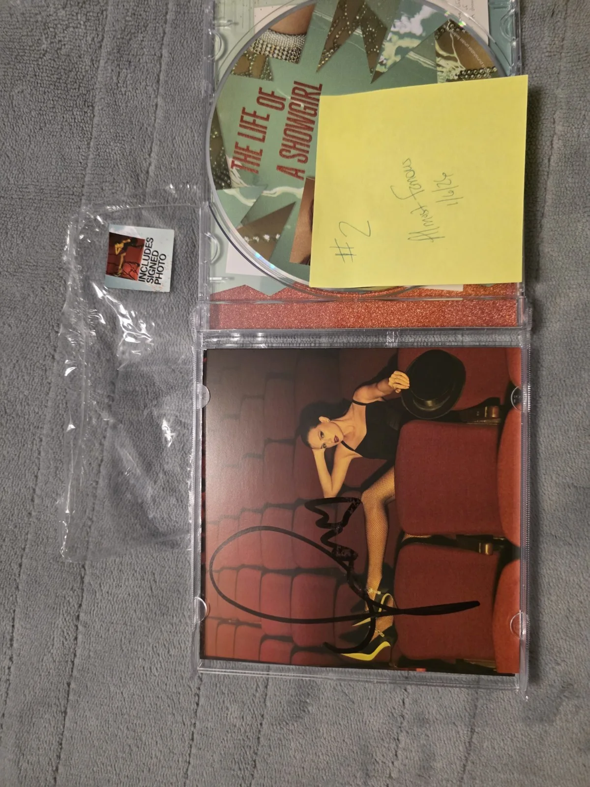 Taylor Swift The Life Of A Showgirl CD + Signed Photo #4 In Hand Ready To Ship, изображение 3