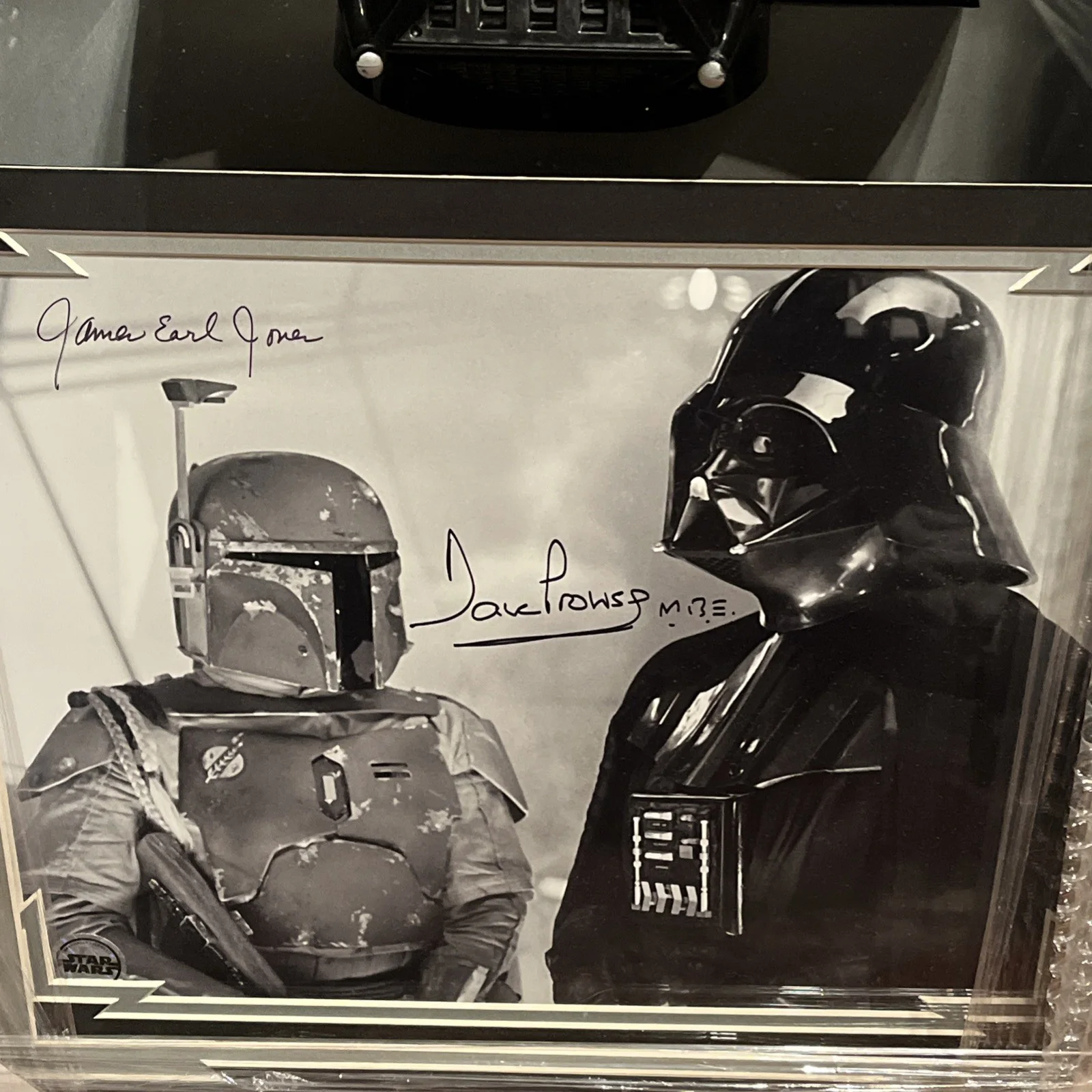 James Earl Jones, David Prowse — James Earl Jones & Dave Prowse StarWars Signed Vader Shadowbox 24 X 17 JSA RARE, image 3
