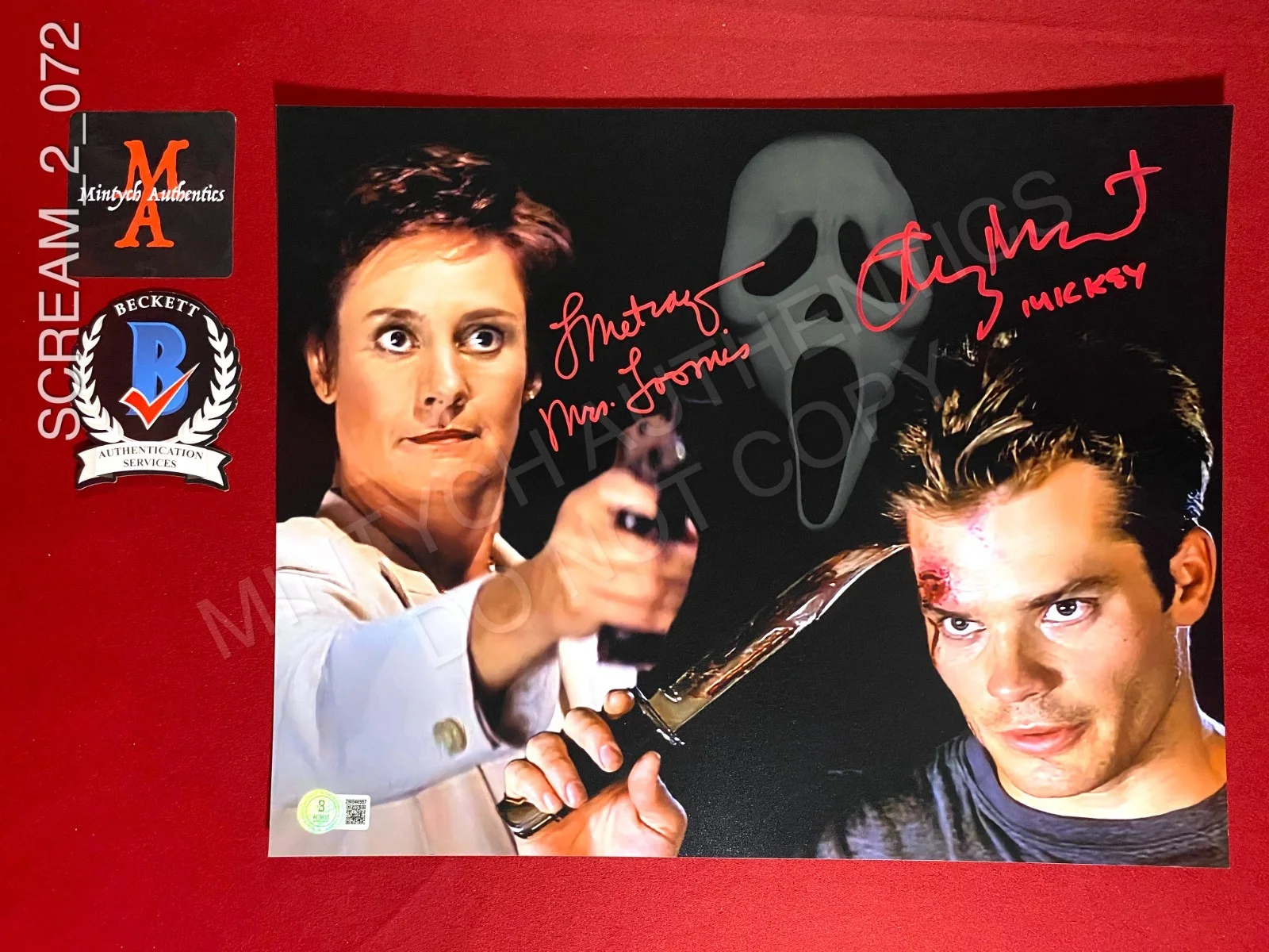 Timothy Olyphant, Laurie Metcalf — Timothy Olyphant Laurie Metcalf dual signed 11x14 photo Scream 2 Beckett COA