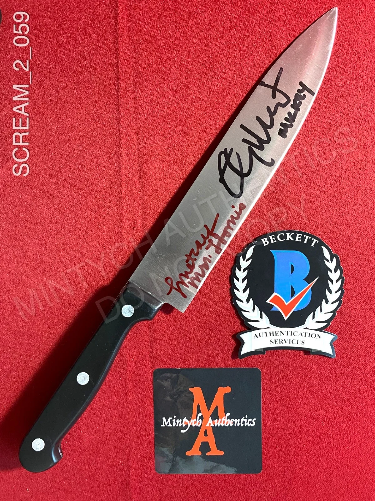 Timothy Olyphant, Laurie Metcalf — Timothy Olyphant Laurie Metcalf dual signed real 8" steel knife Scream 2 Beckett