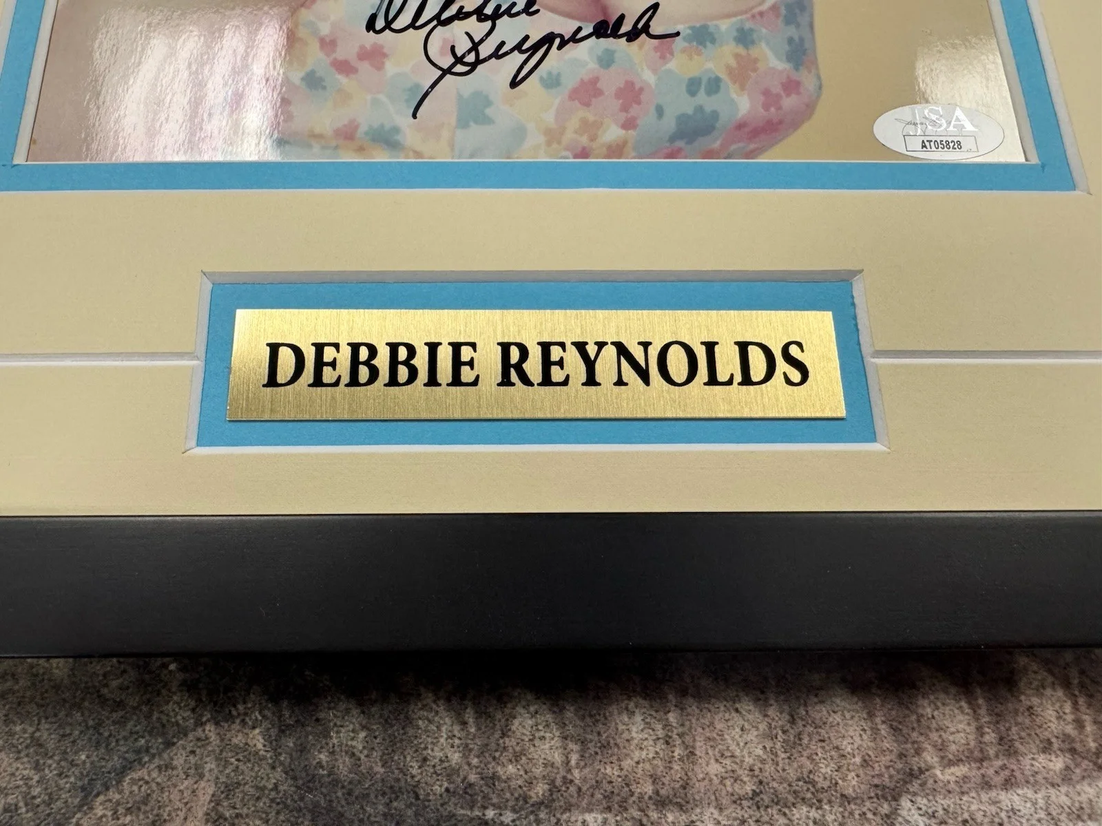 Debbie Reynolds Signed 8x10 Photo Jsa Auto Custom Framed Actress, image 3