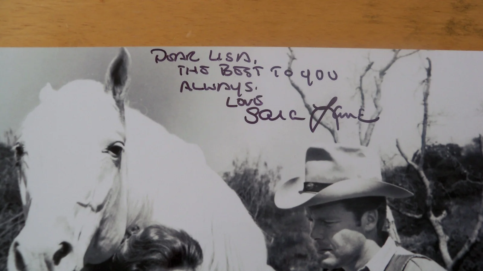 Sara Lane — Sara Lane signed photo The Virginian Doug Mcclure, изображение 2