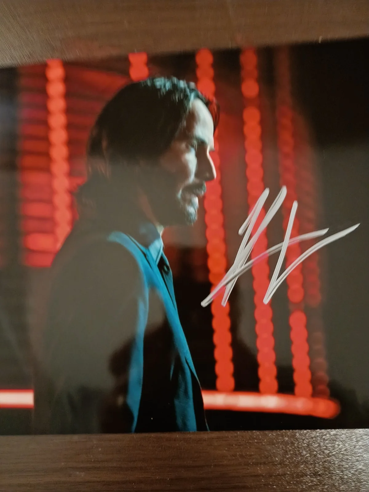 Keanu Reeves — Keanu Reeves Matrix Signed 8x10 COA W/Matching Numbered Sticker, image 4