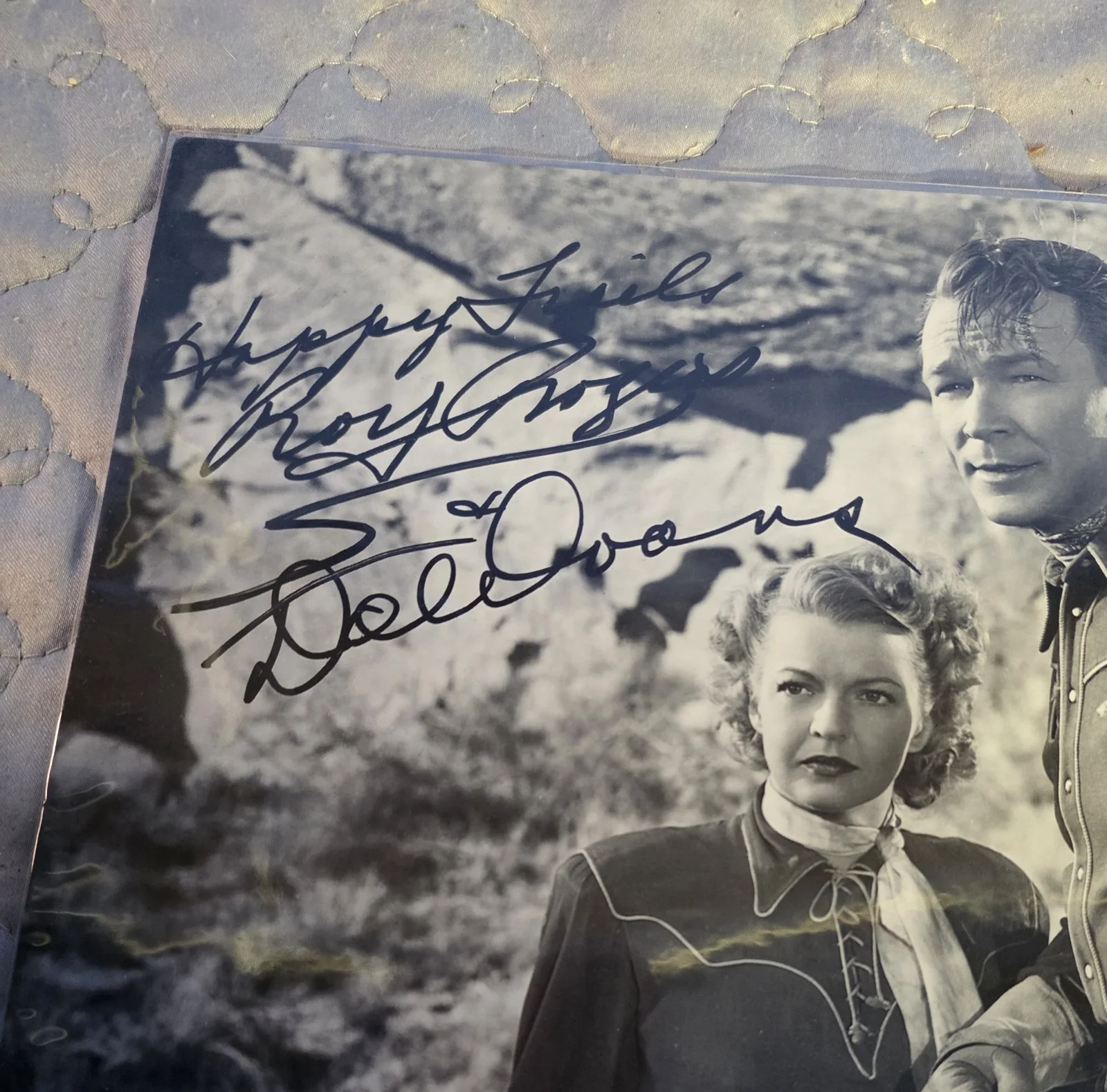 ROY ROGERS, DALE EVANS — PB2 ROY ROGERS & DALE EVANS signed autographed 8x10 B&W in black ink, изображение 2